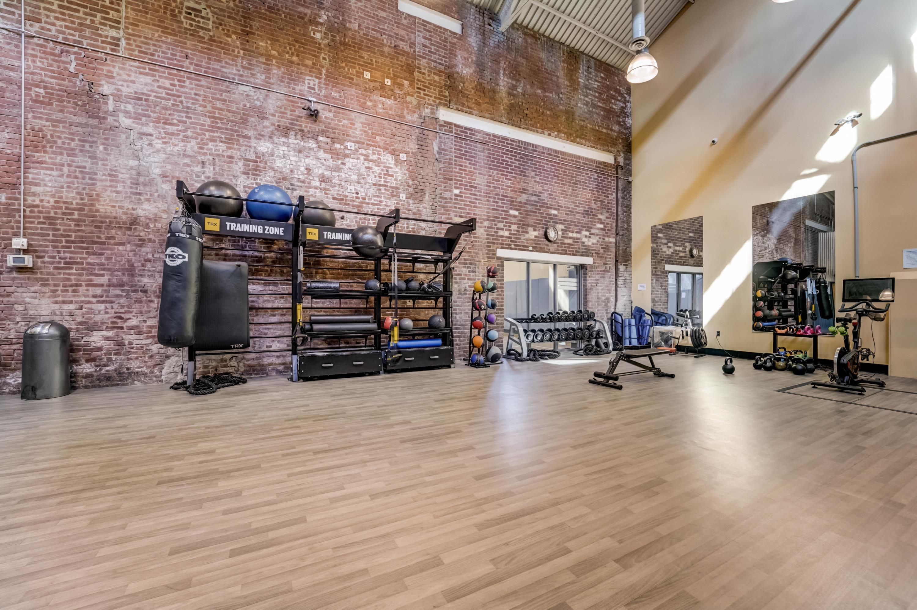 186 WAYNE ST Unit: 225D