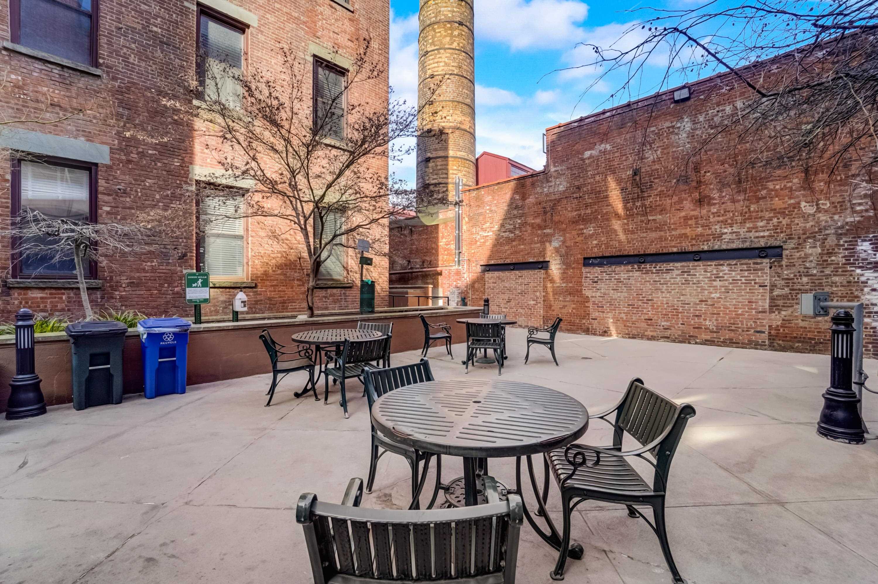 186 WAYNE ST Unit: 225D