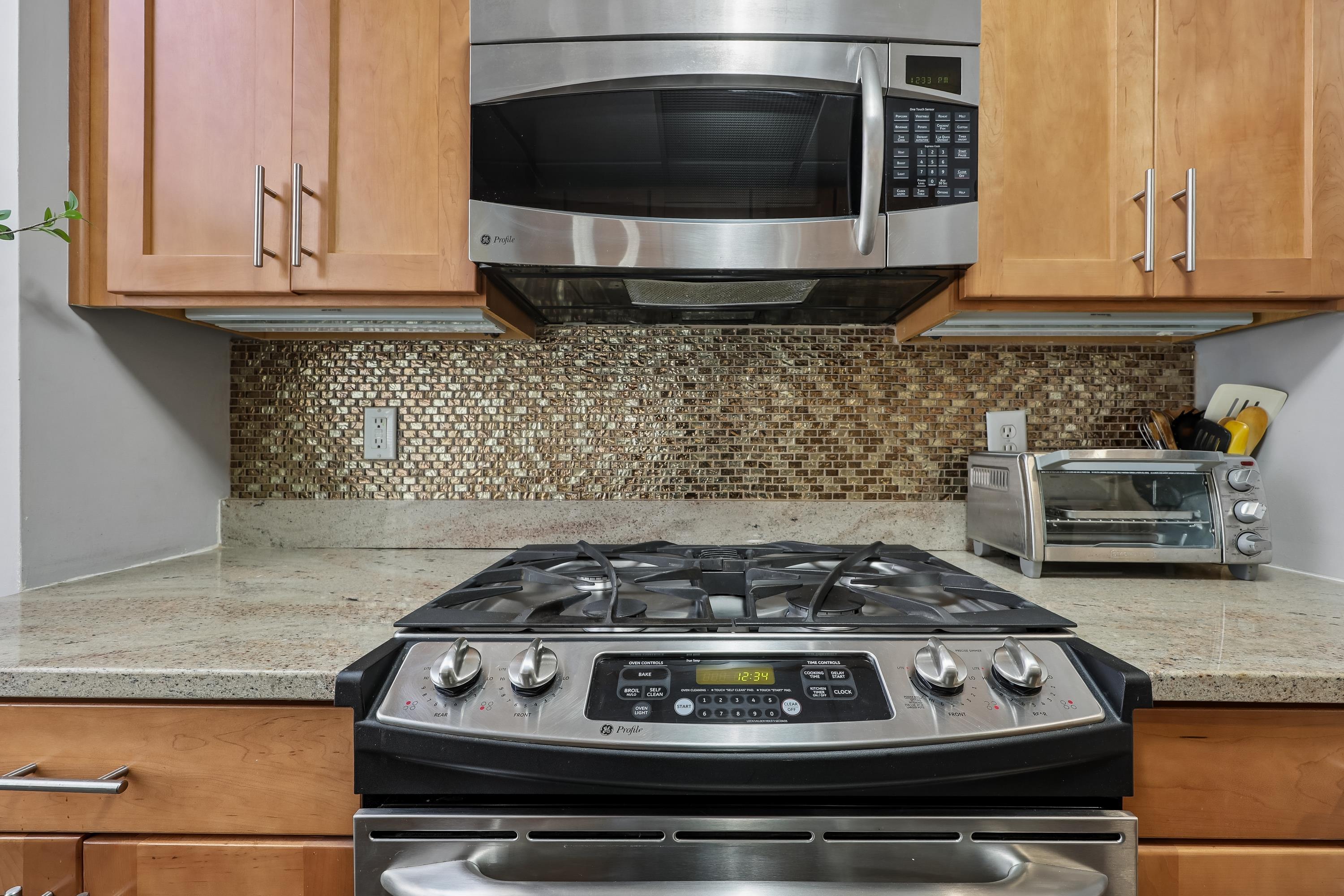 186 WAYNE ST Unit: 225D