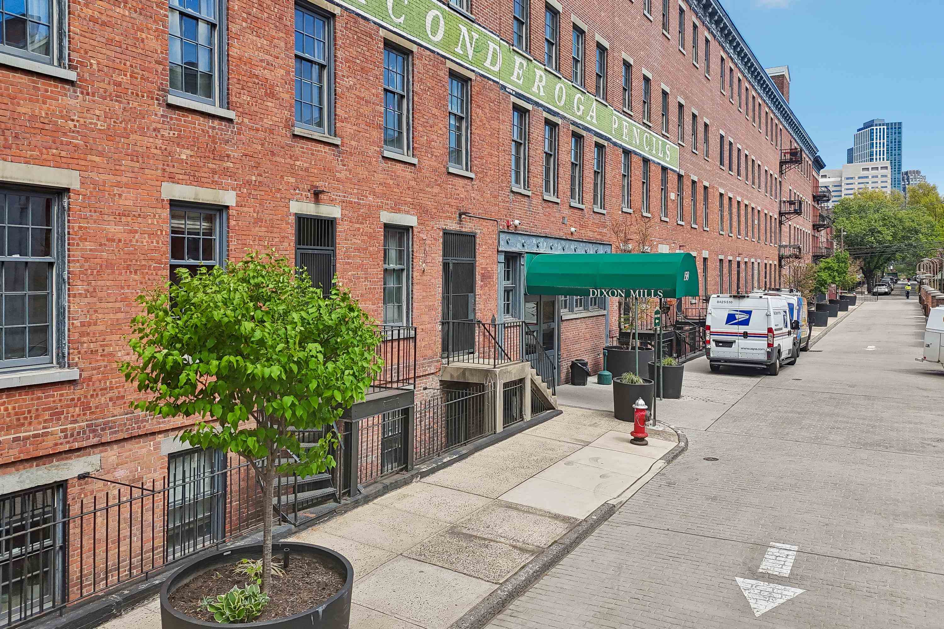 186 WAYNE ST Unit: 225D