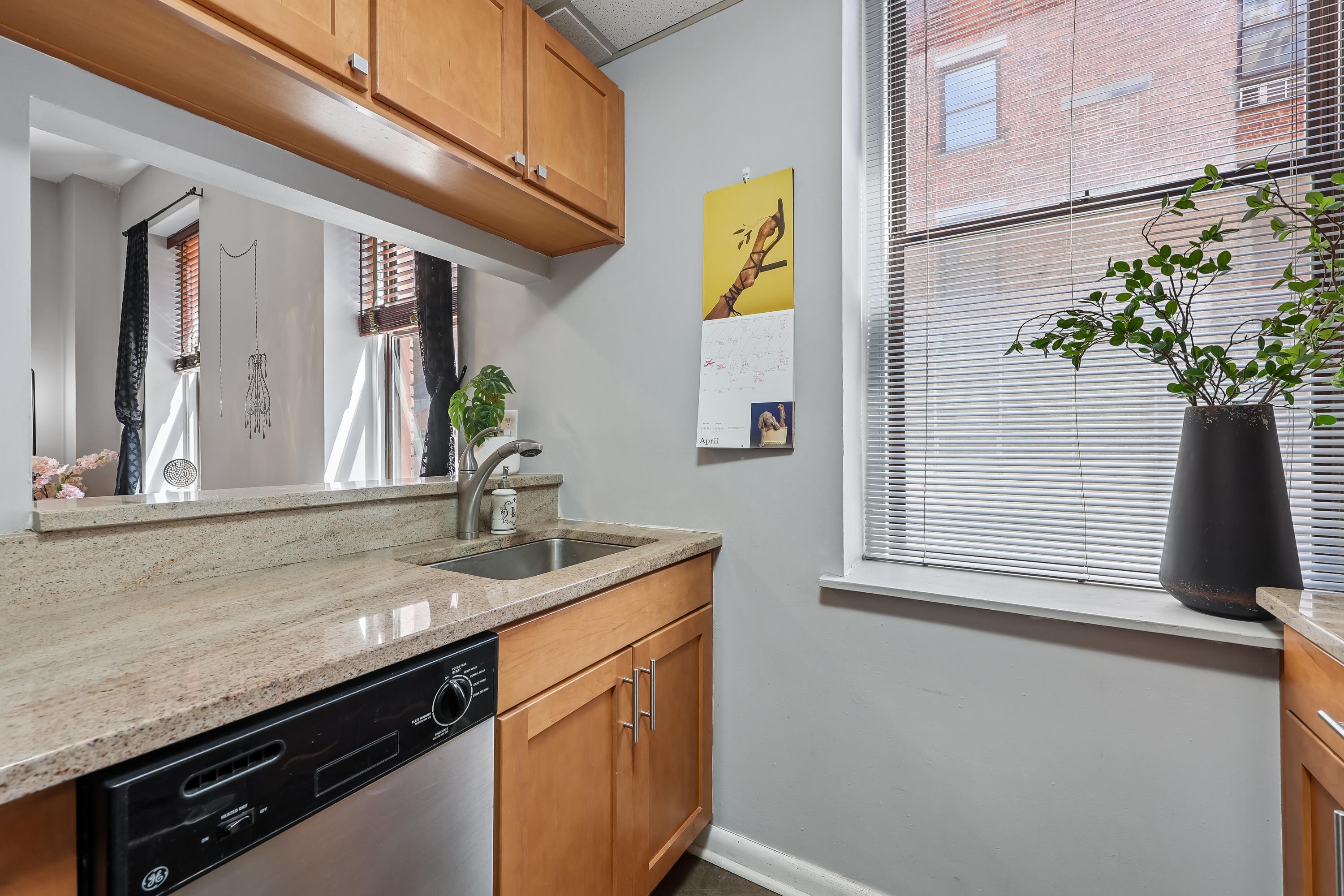 186 WAYNE ST Unit: 225D