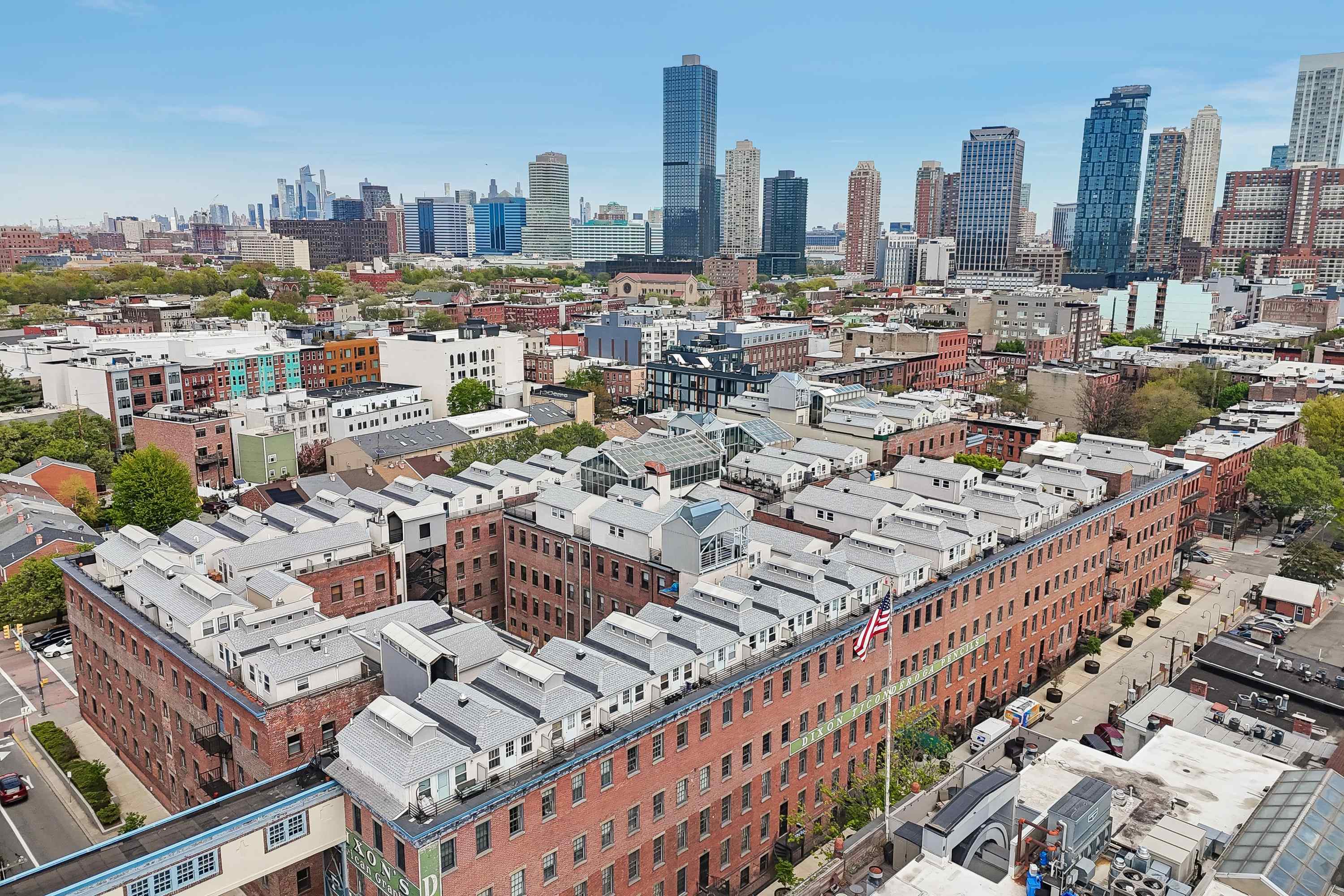 186 WAYNE ST Unit: 225D