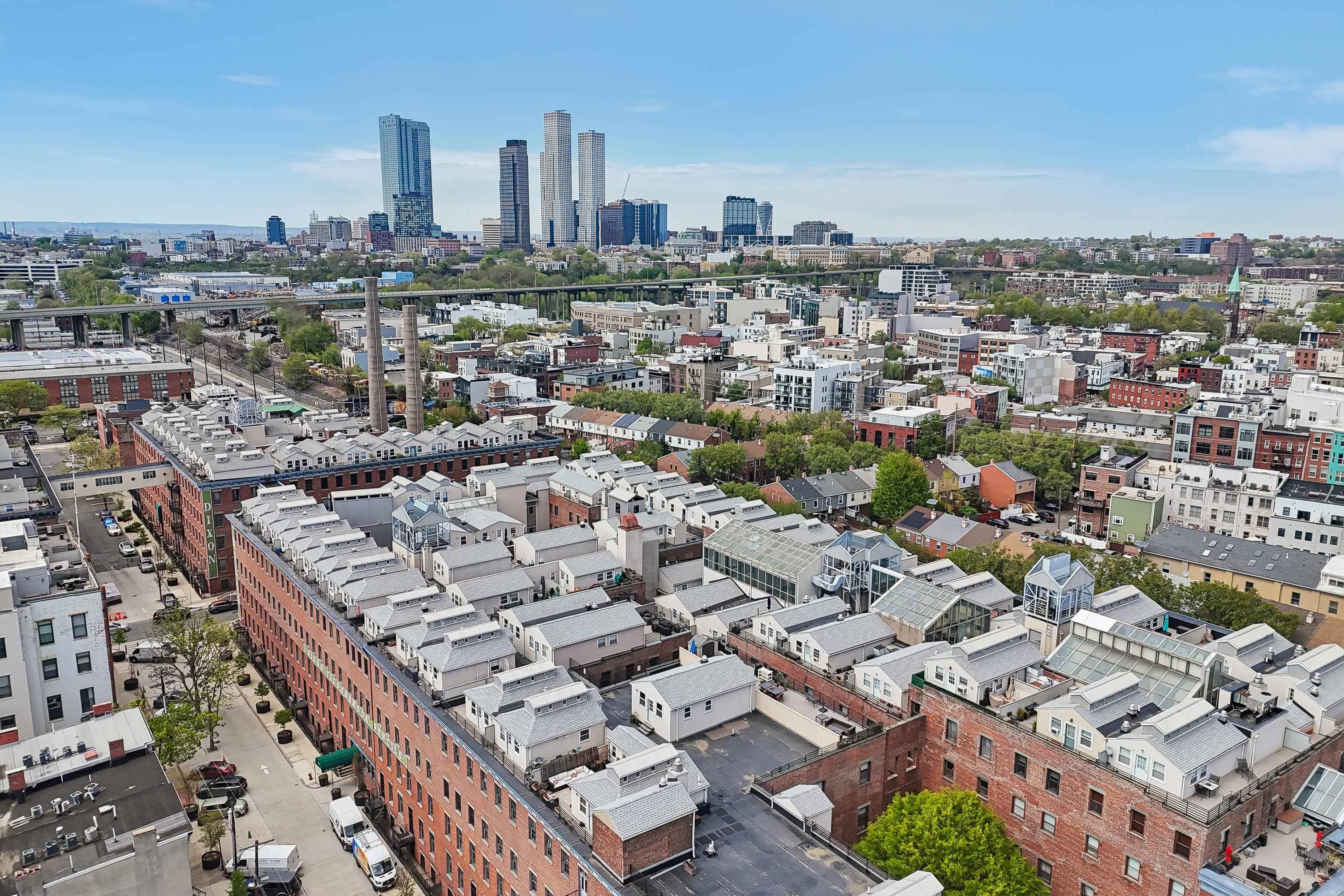 186 WAYNE ST Unit: 225D