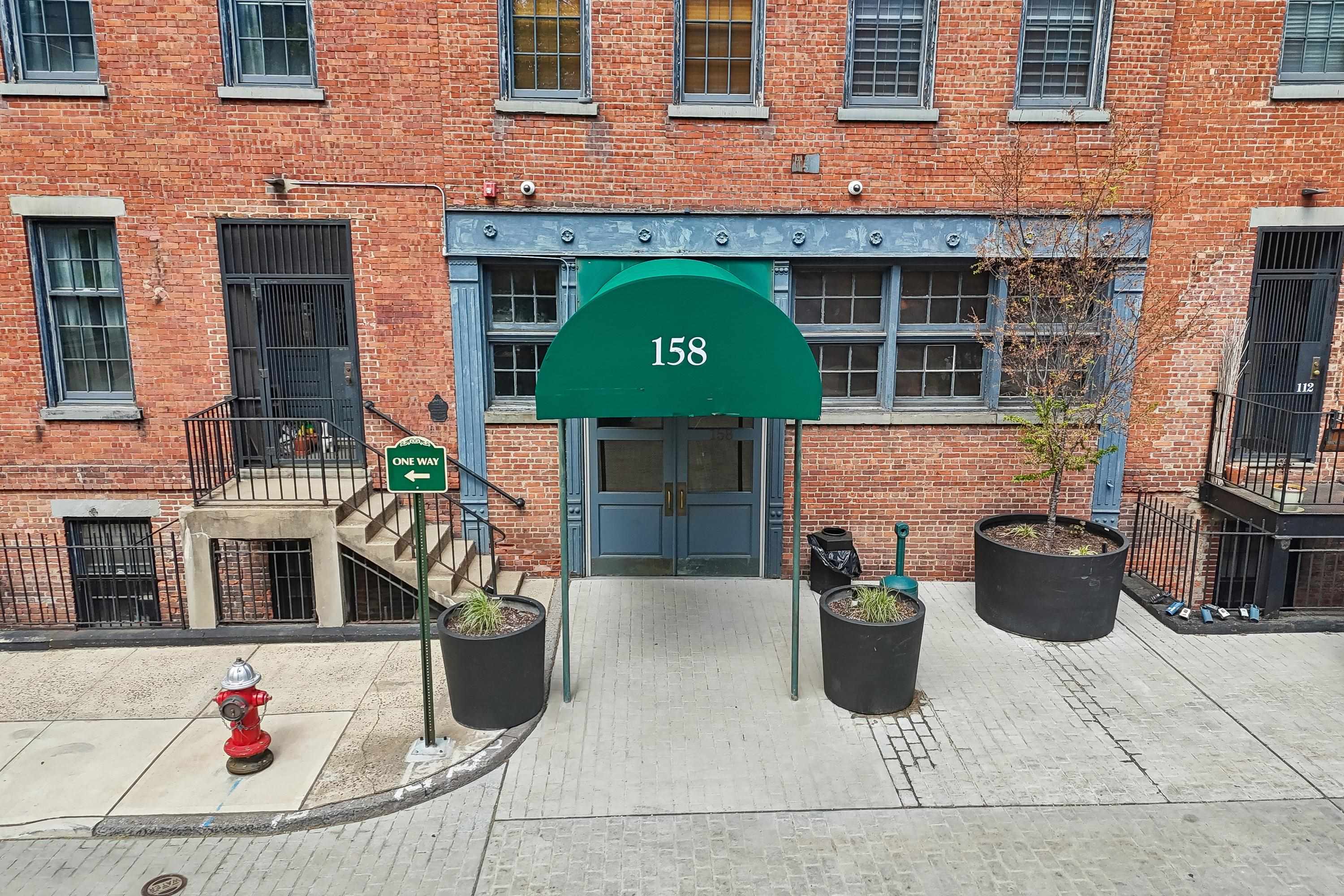 186 WAYNE ST Unit: 225D