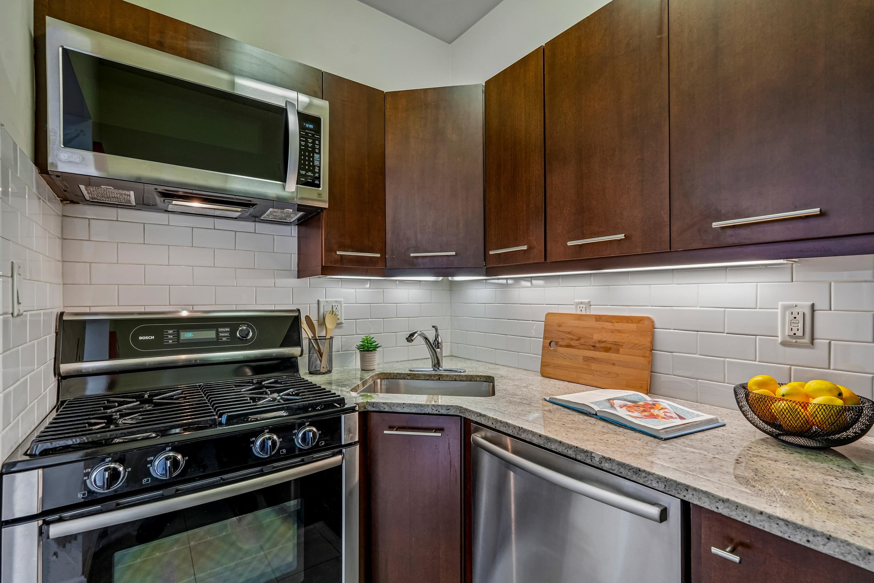 501 ADAMS ST Unit: 5F