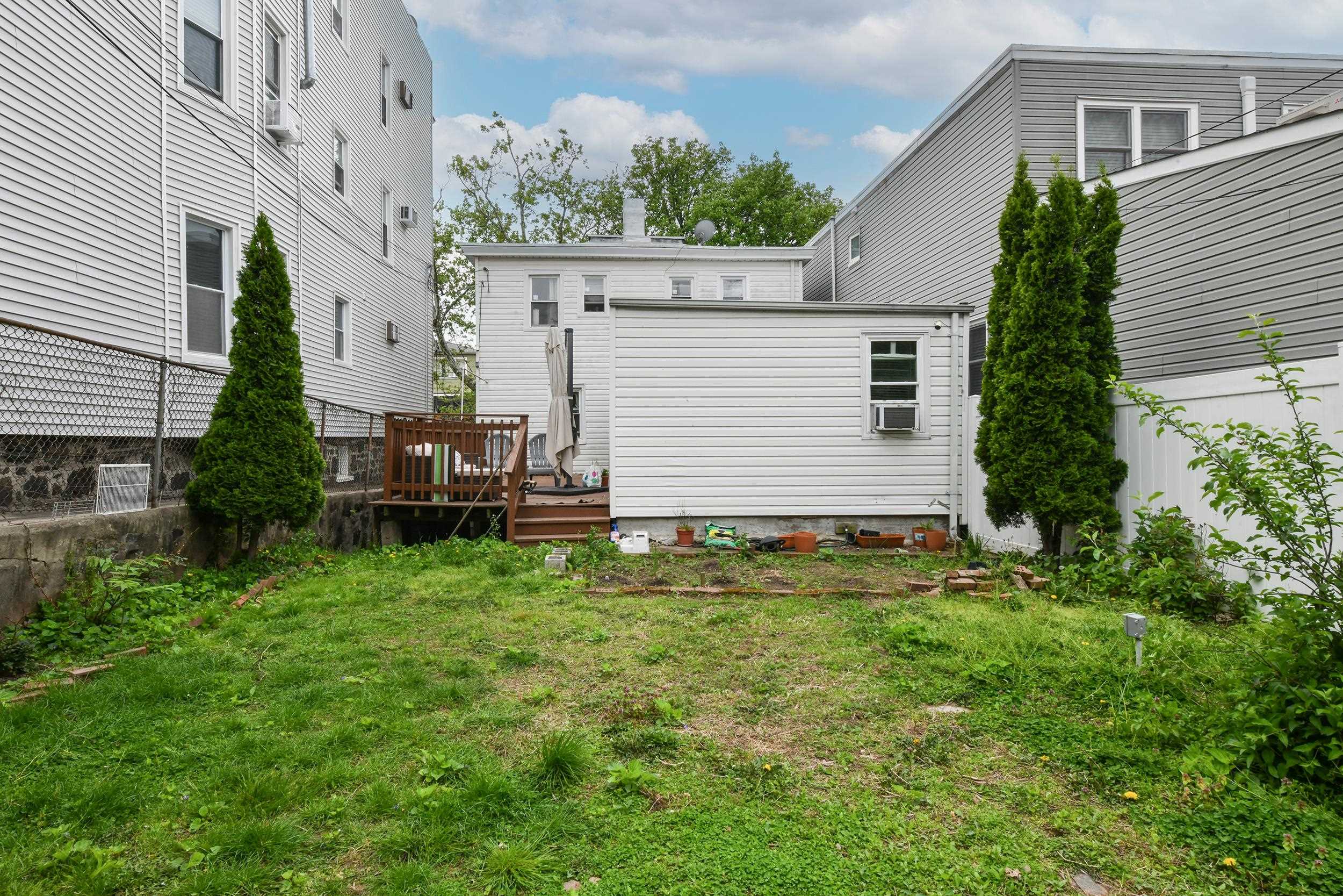 26 CHARLES ST Unit: 1