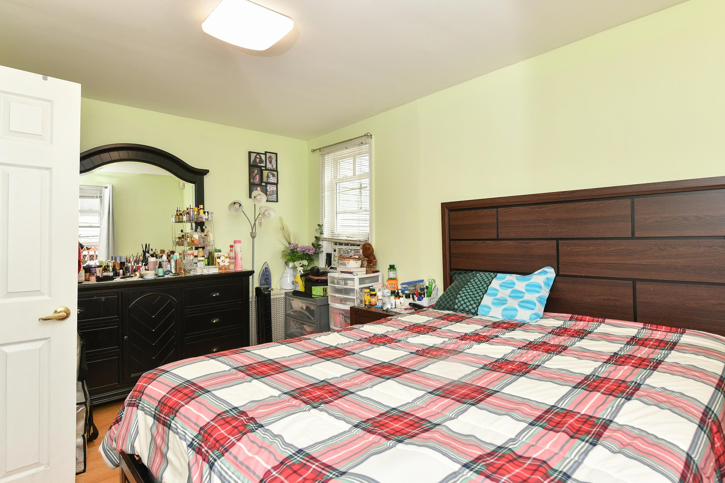 26 CHARLES ST Unit: 1