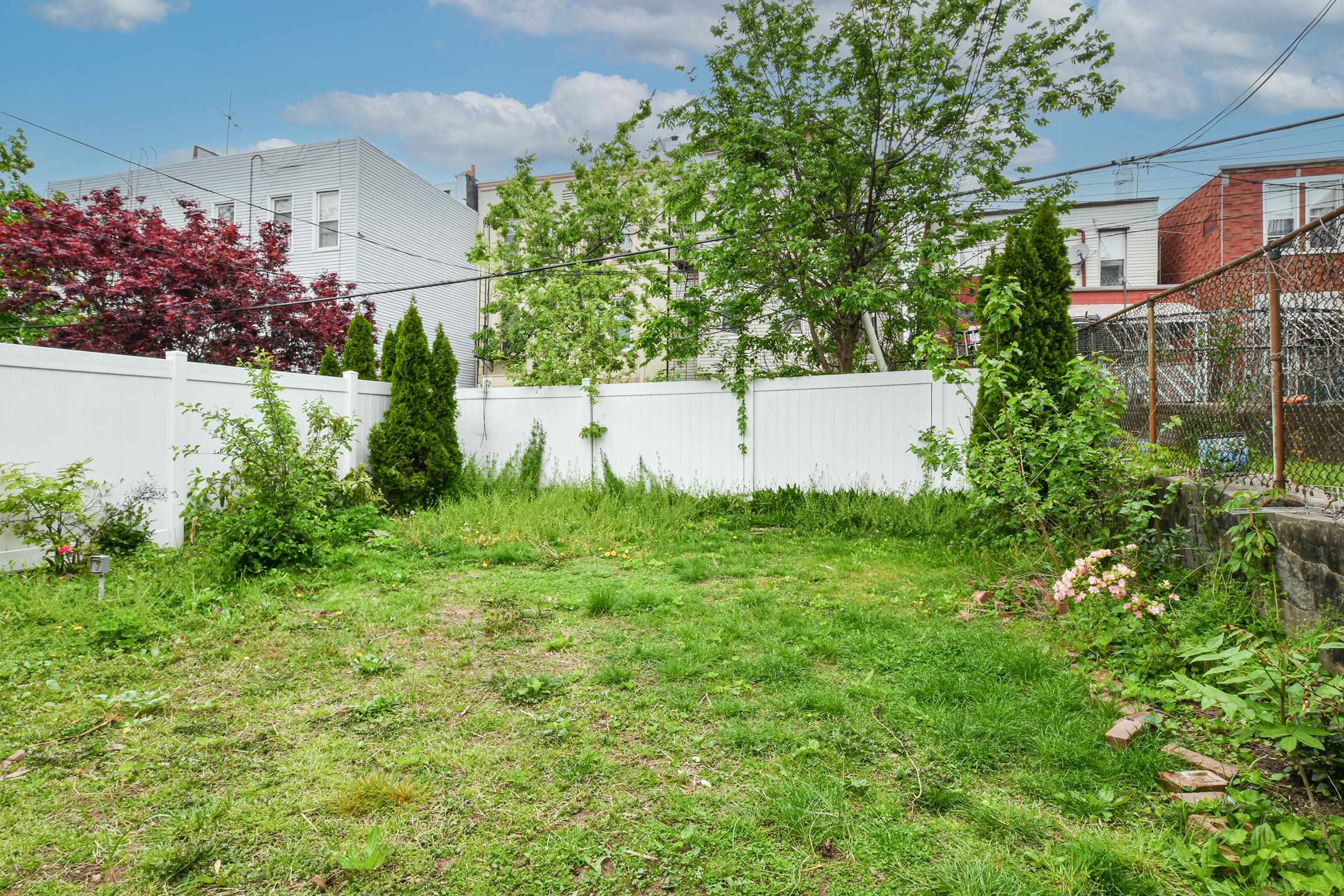 26 CHARLES ST Unit: 1