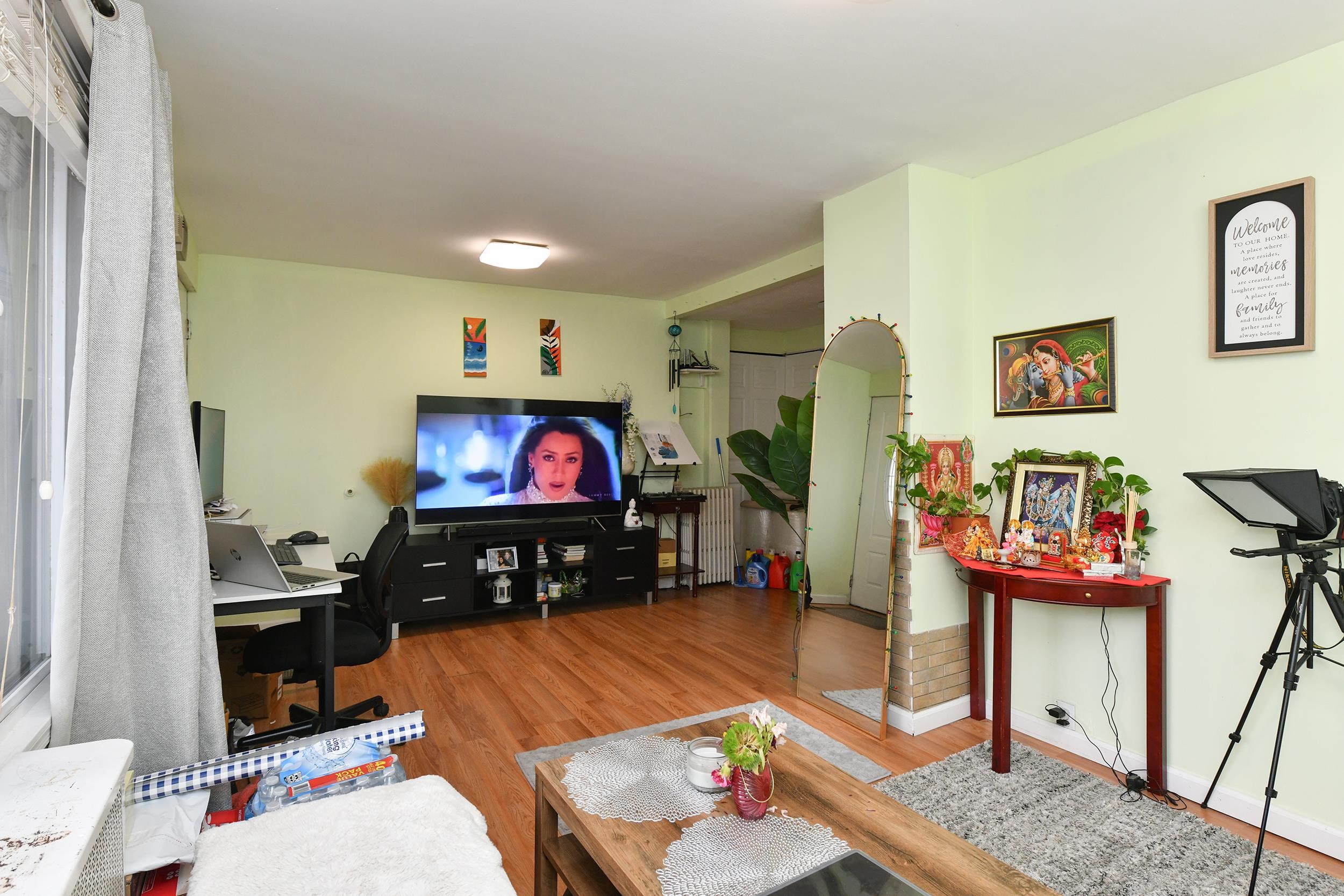 26 CHARLES ST Unit: 1