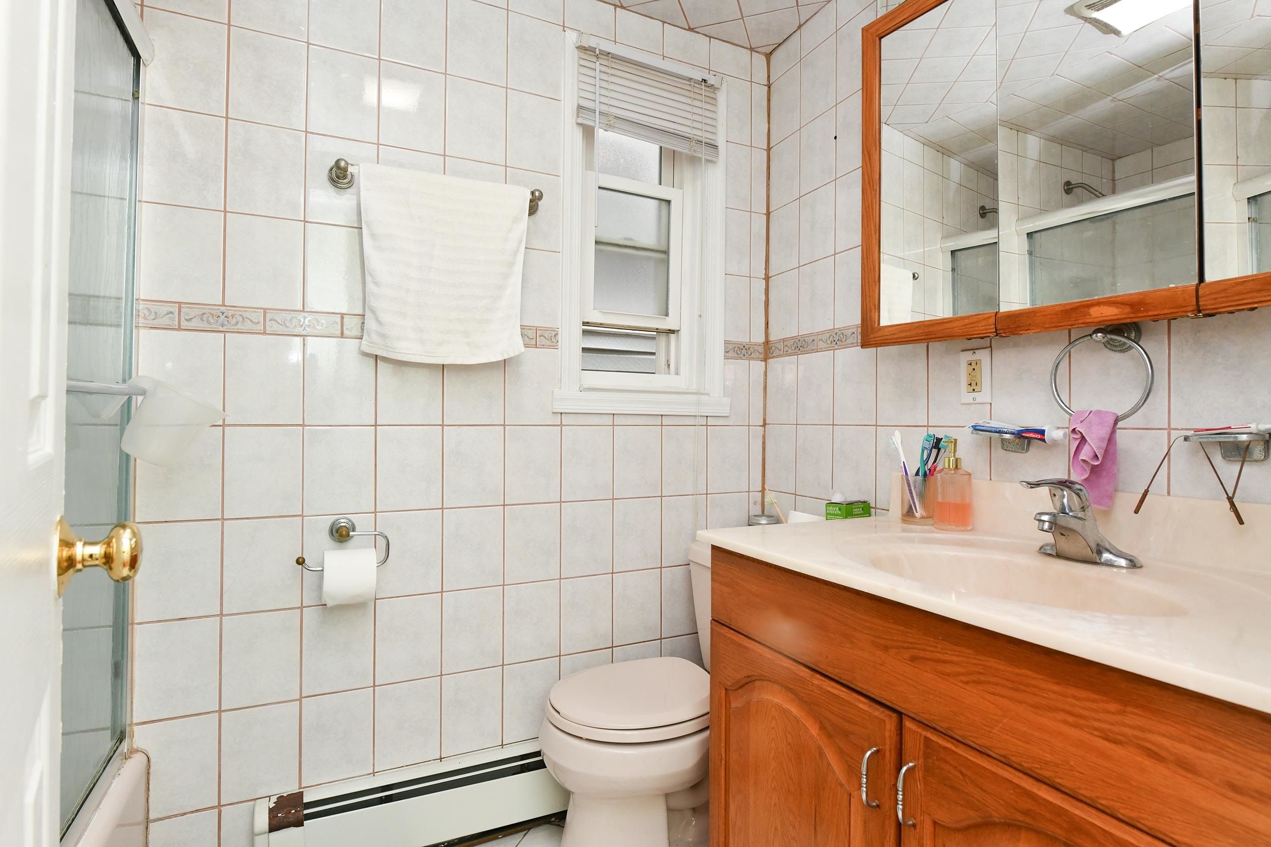 26 CHARLES ST Unit: 1