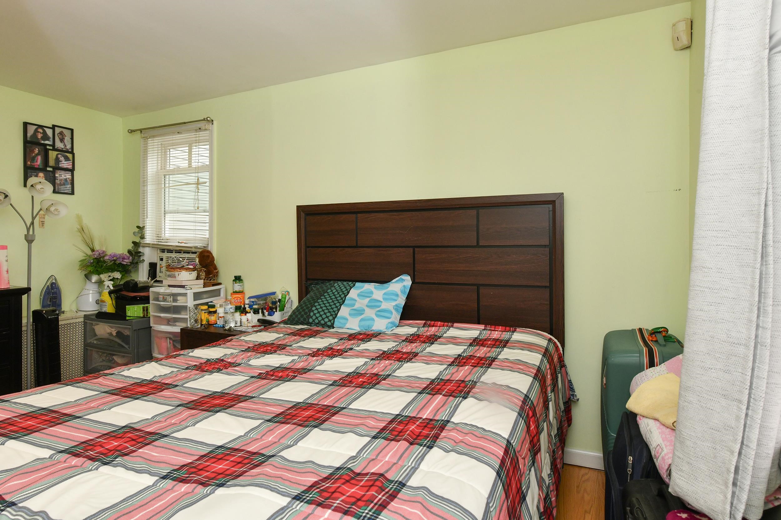 26 CHARLES ST Unit: 1