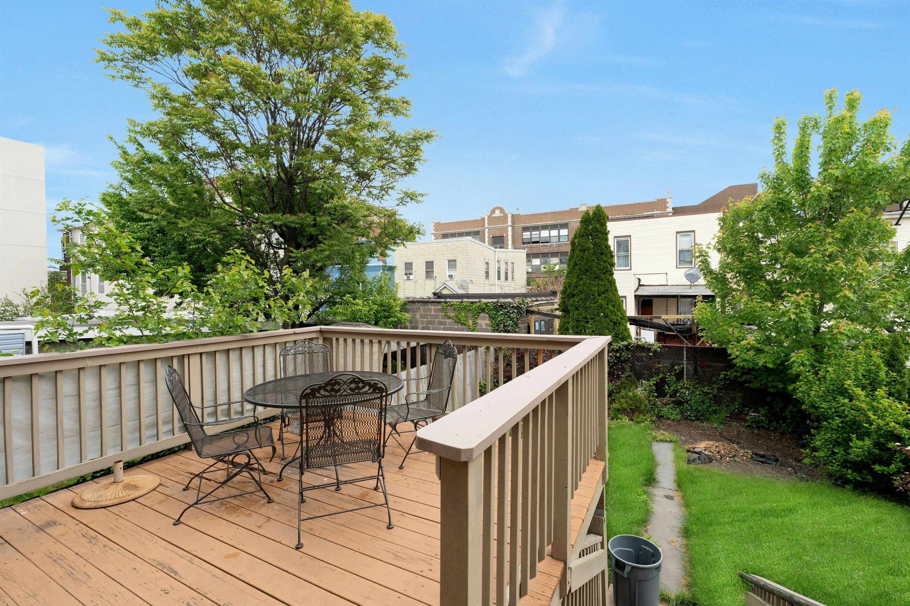 722 27TH ST Unit: 1