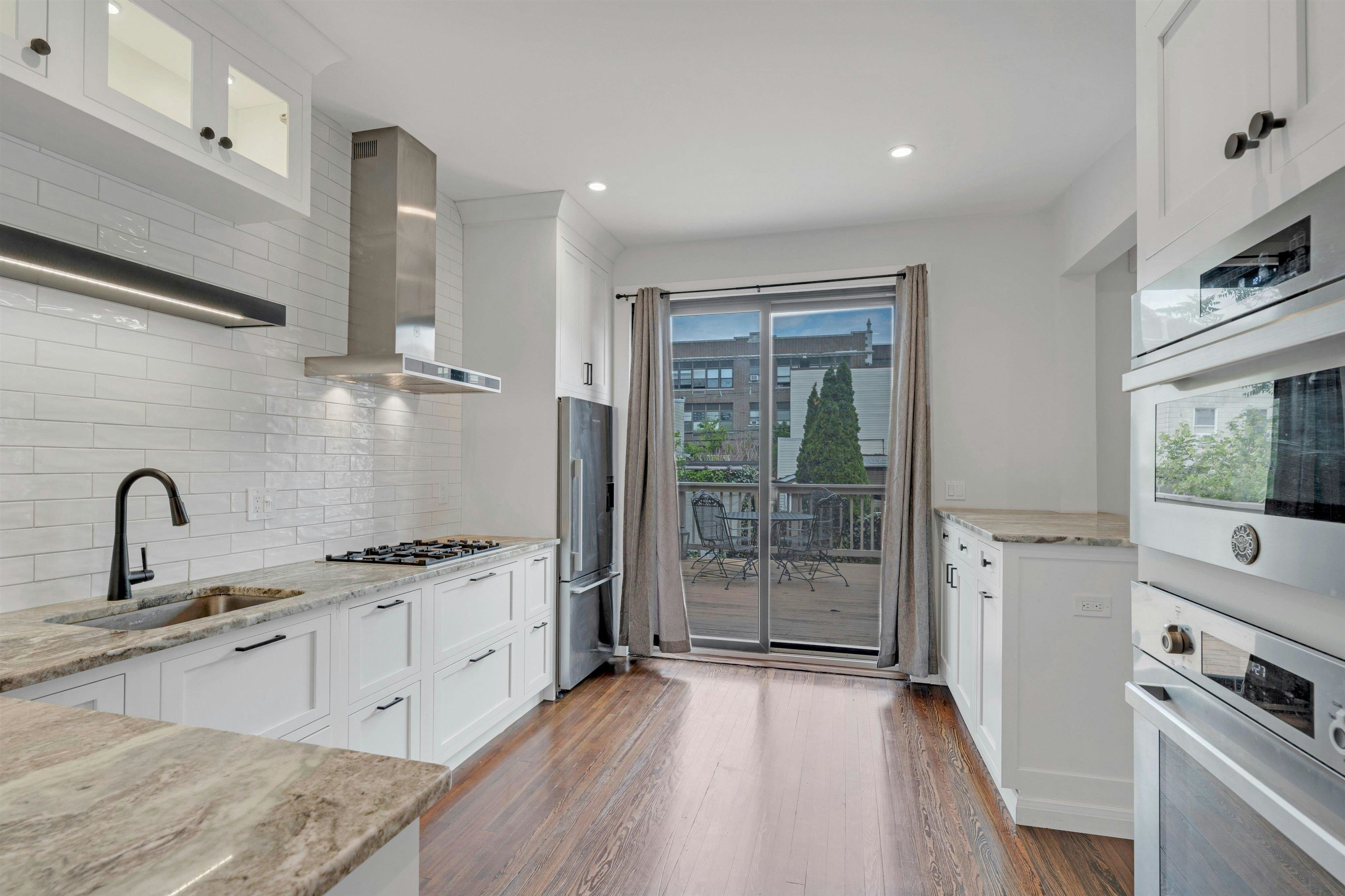 722 27TH ST Unit: 1