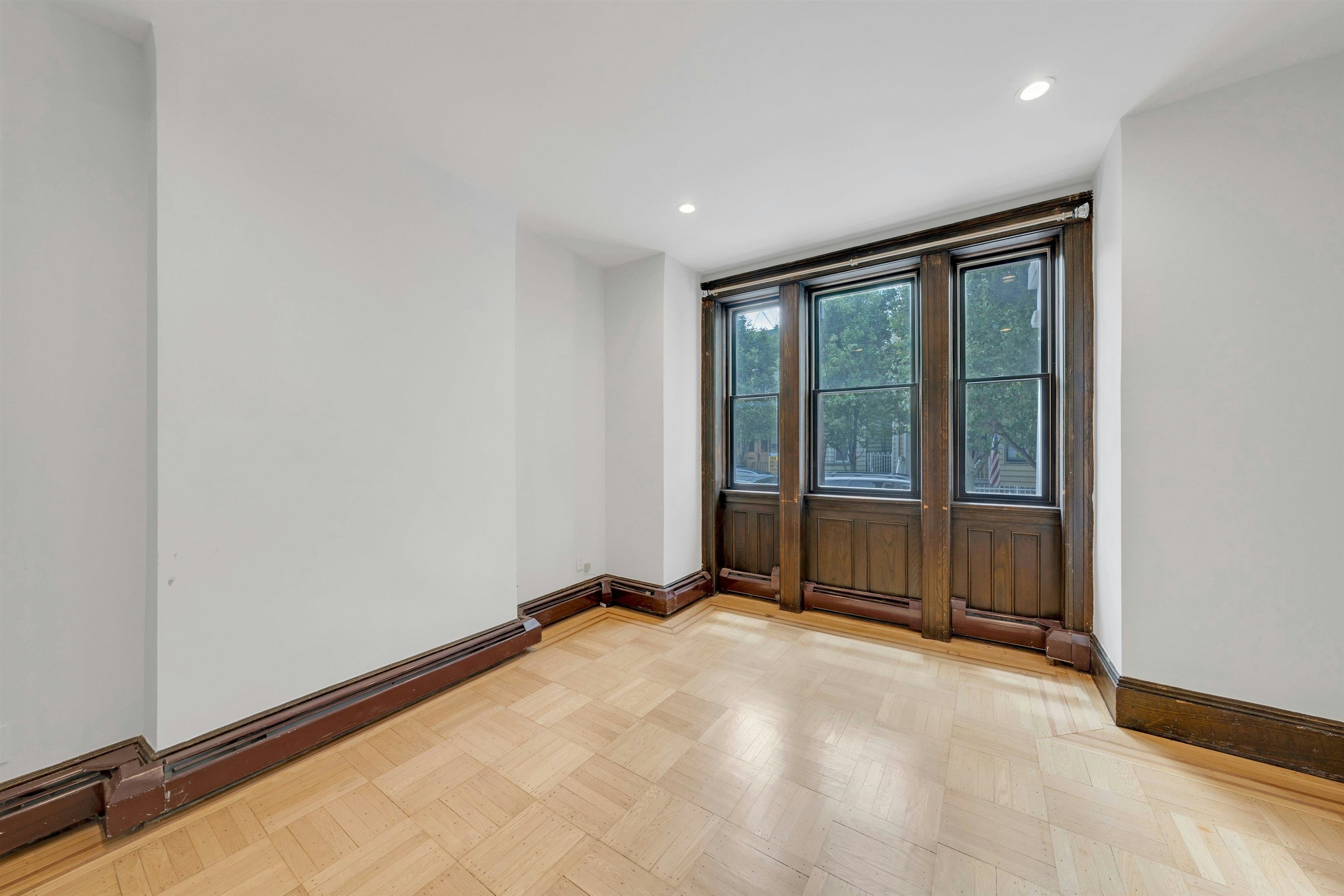 722 27TH ST Unit: 1