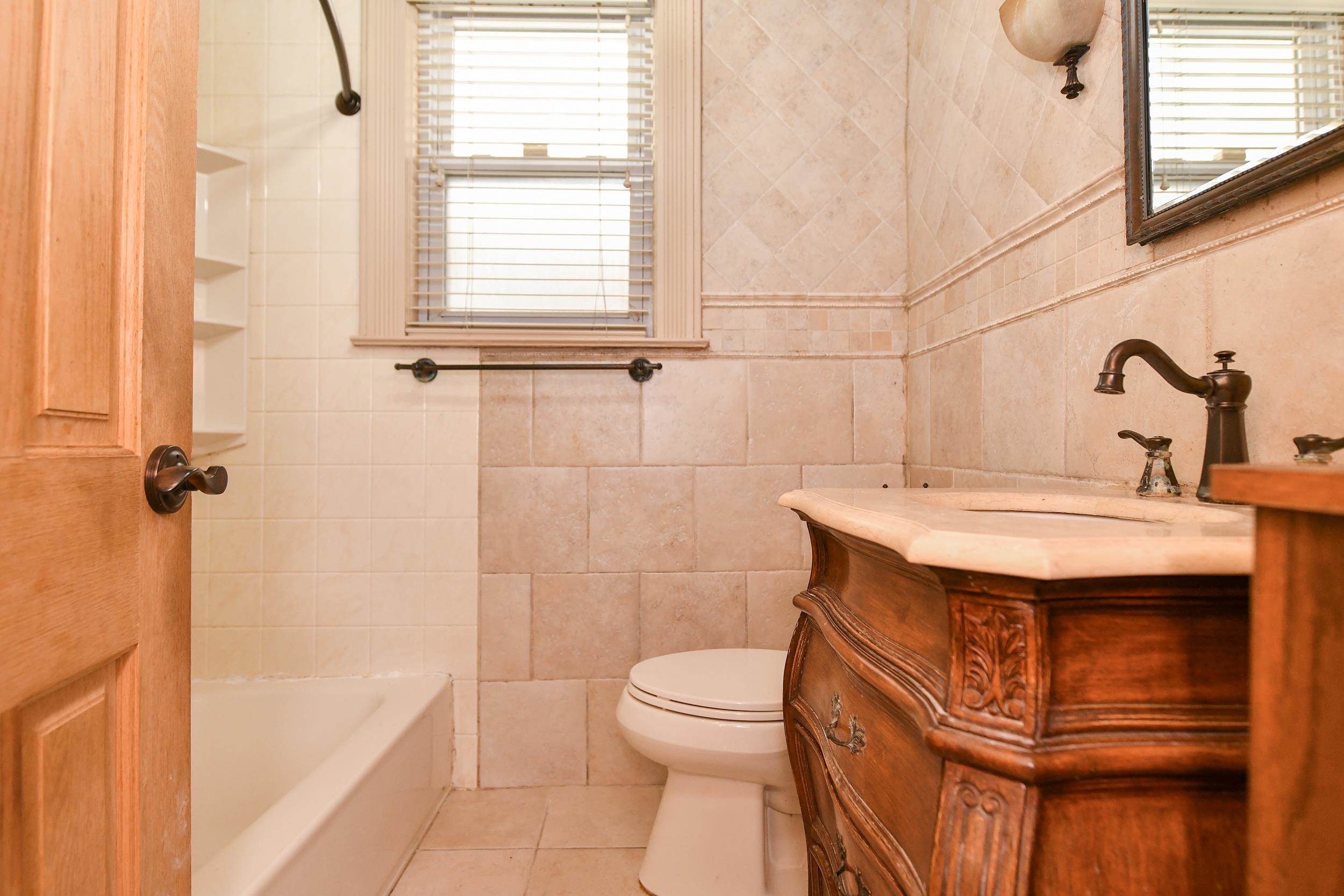 610 COLUMBIA AVE Unit: 1
