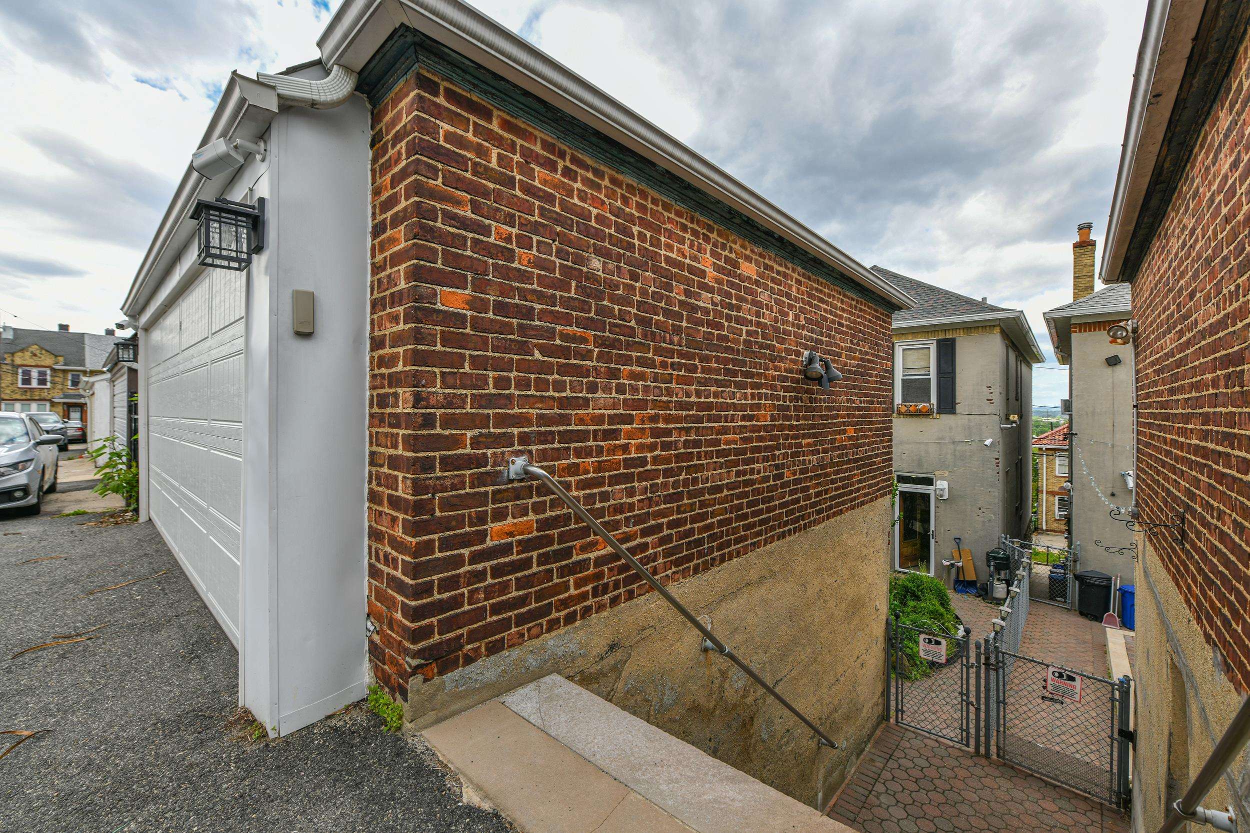 610 COLUMBIA AVE Unit: 1
