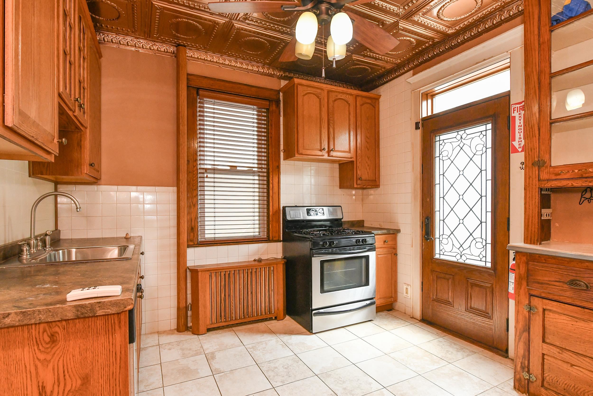 610 COLUMBIA AVE Unit: 1