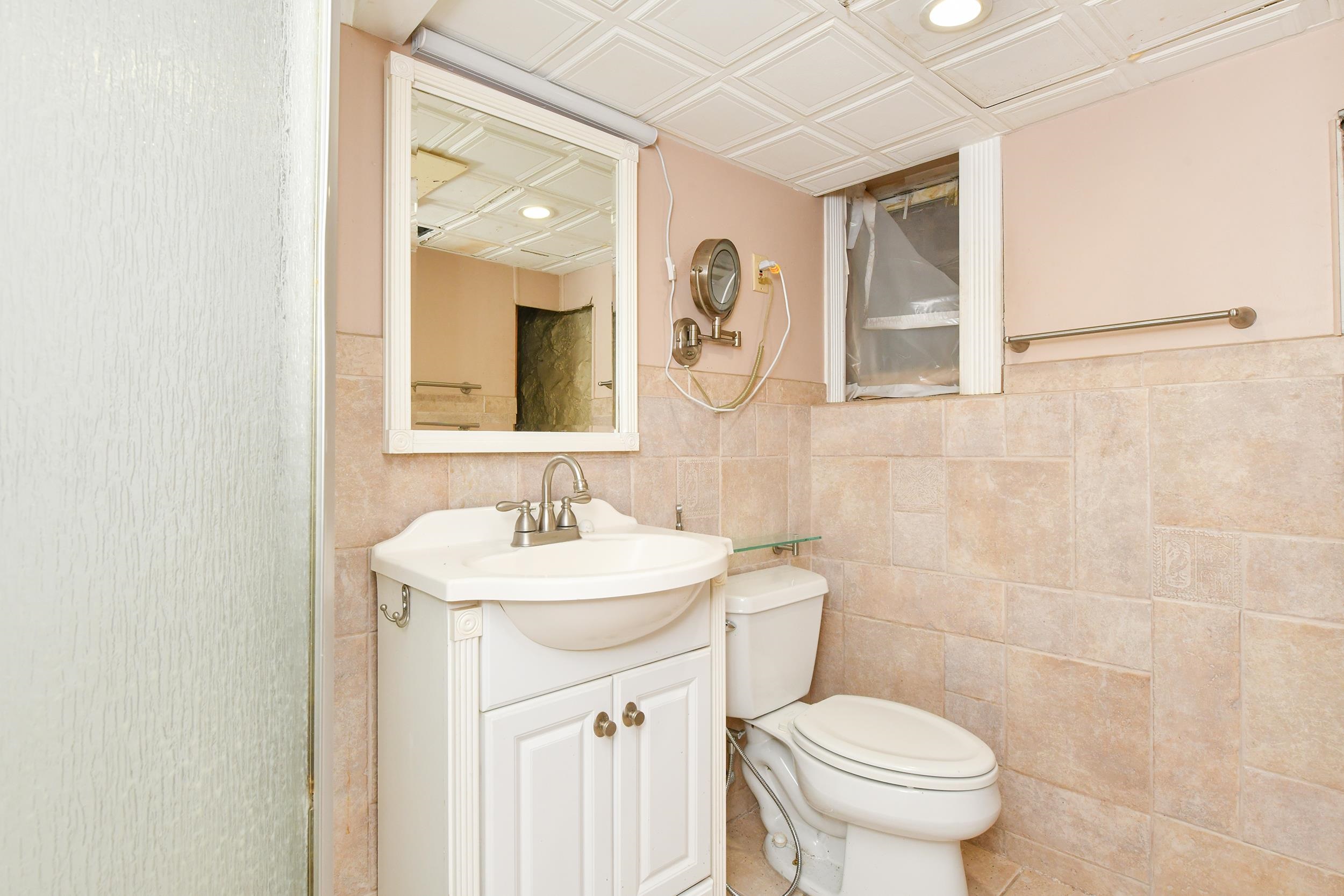 610 COLUMBIA AVE Unit: 1
