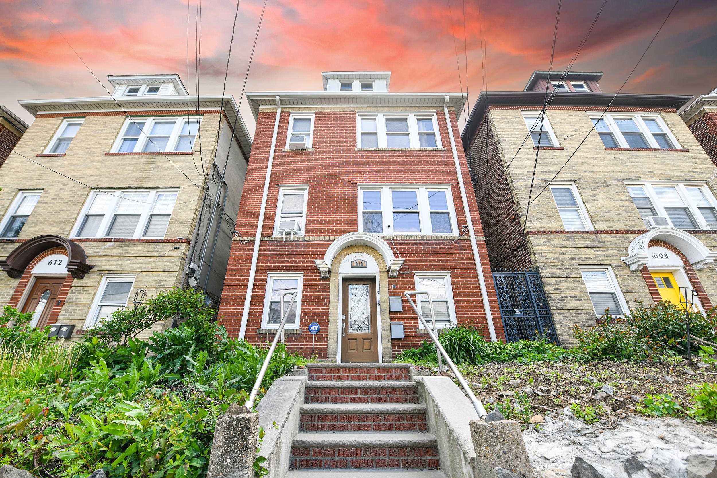 610 COLUMBIA AVE Unit: 1