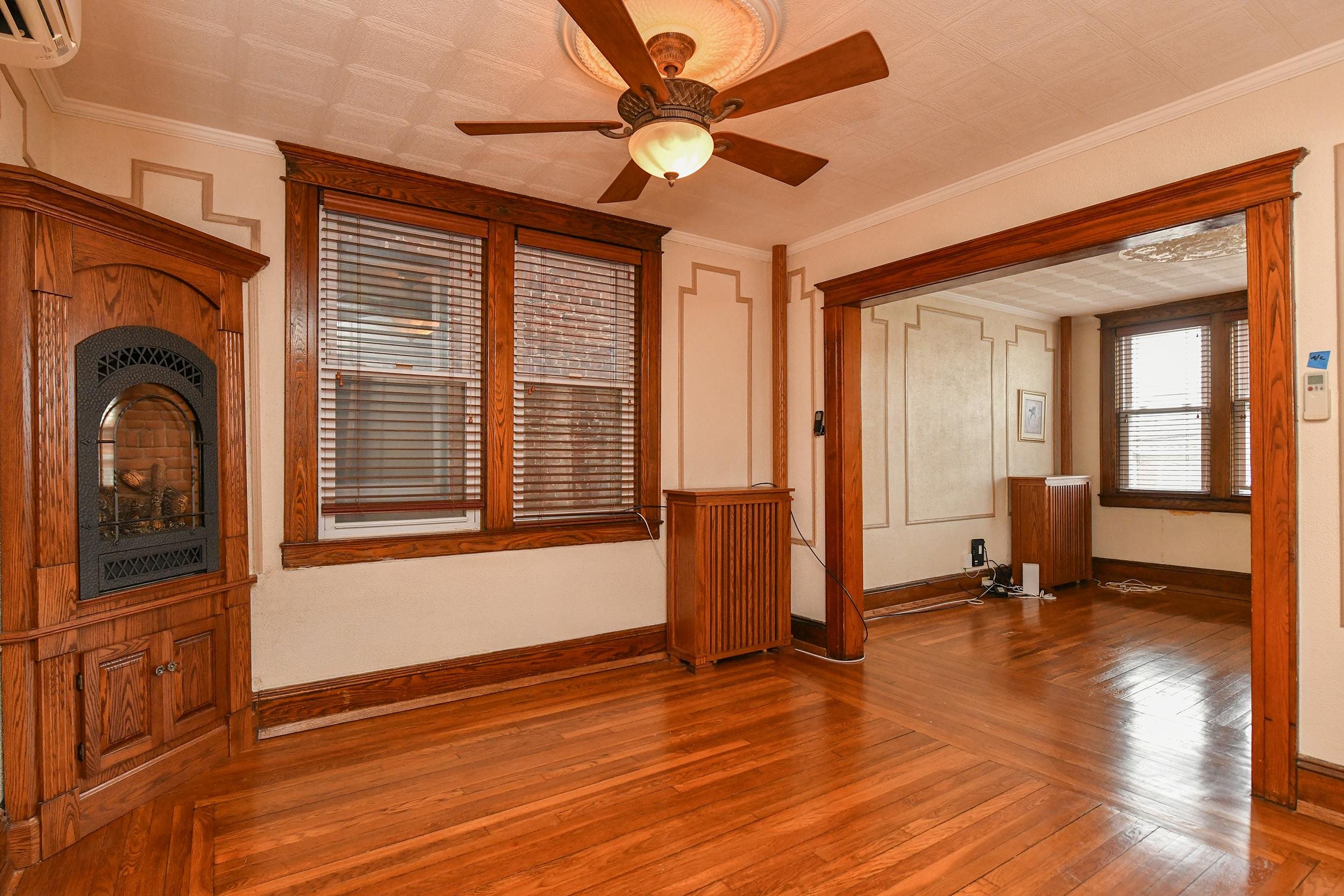 610 COLUMBIA AVE Unit: 1