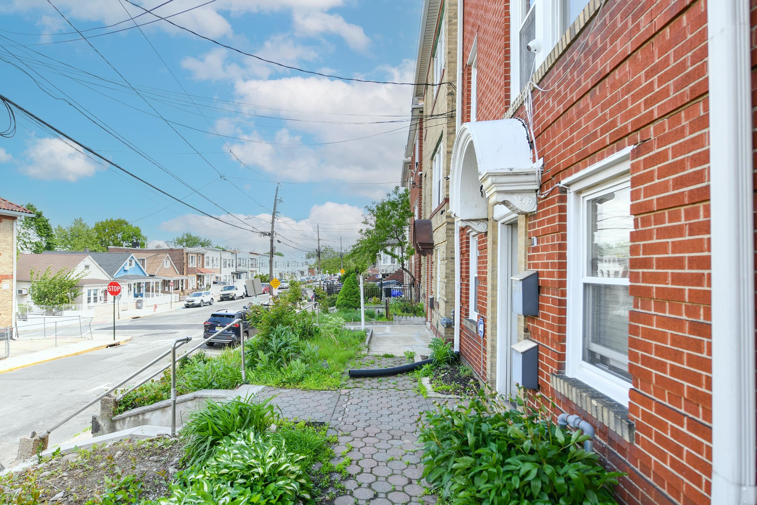 610 COLUMBIA AVE Unit: 1