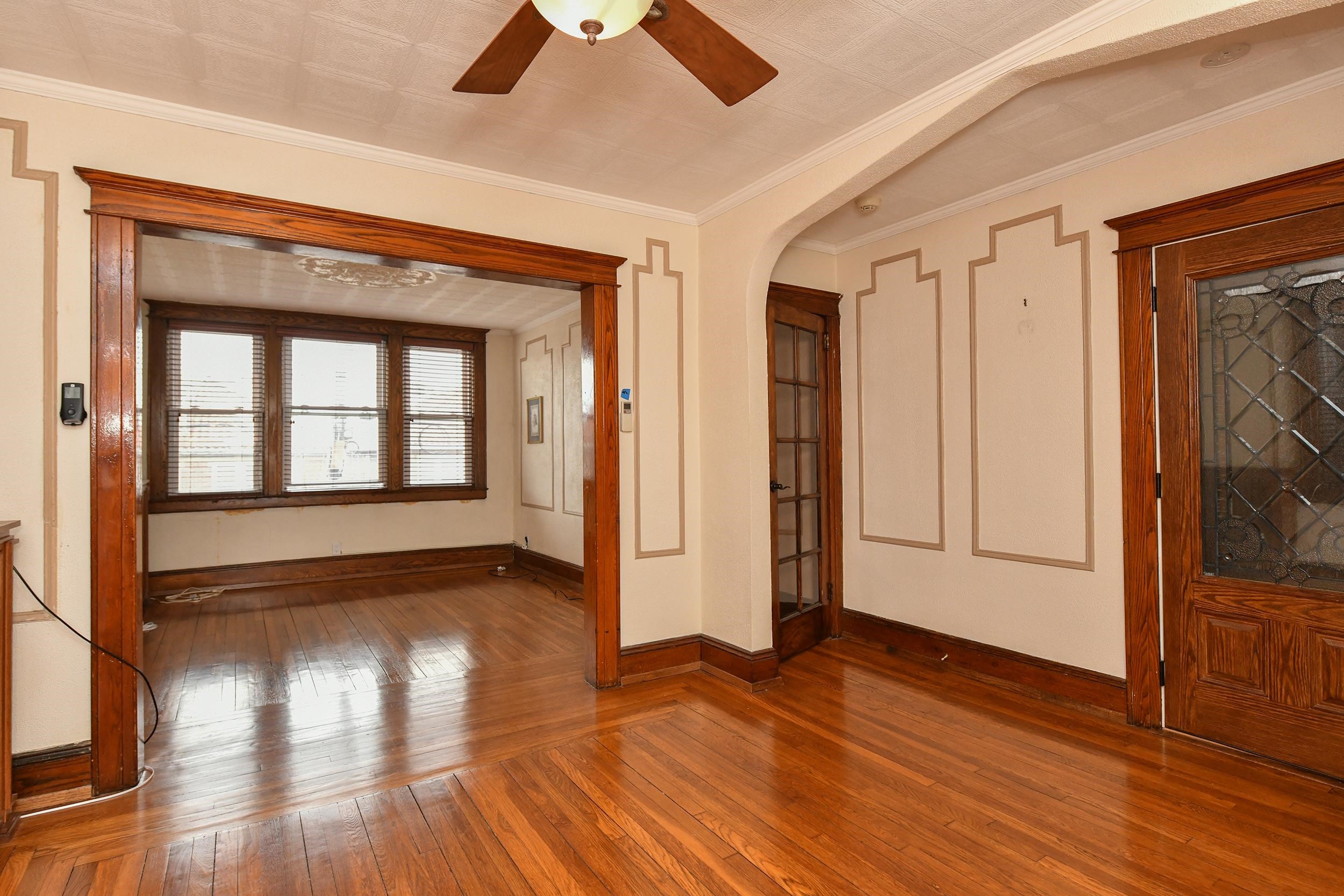 610 COLUMBIA AVE Unit: 1