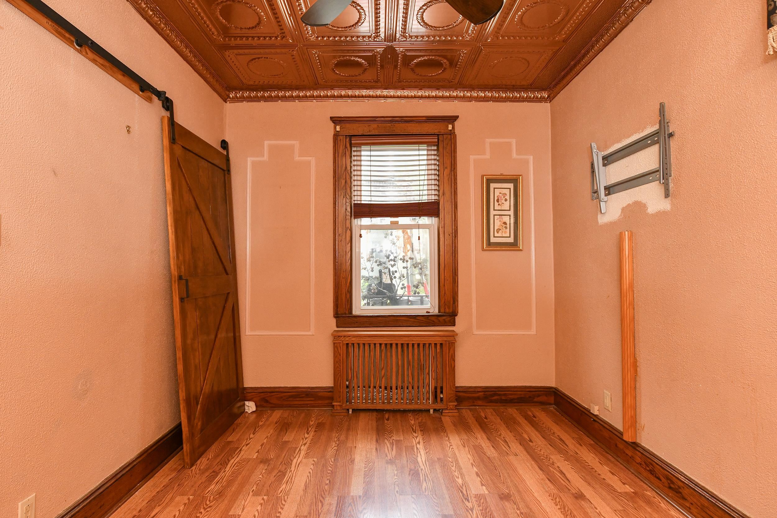 610 COLUMBIA AVE Unit: 1