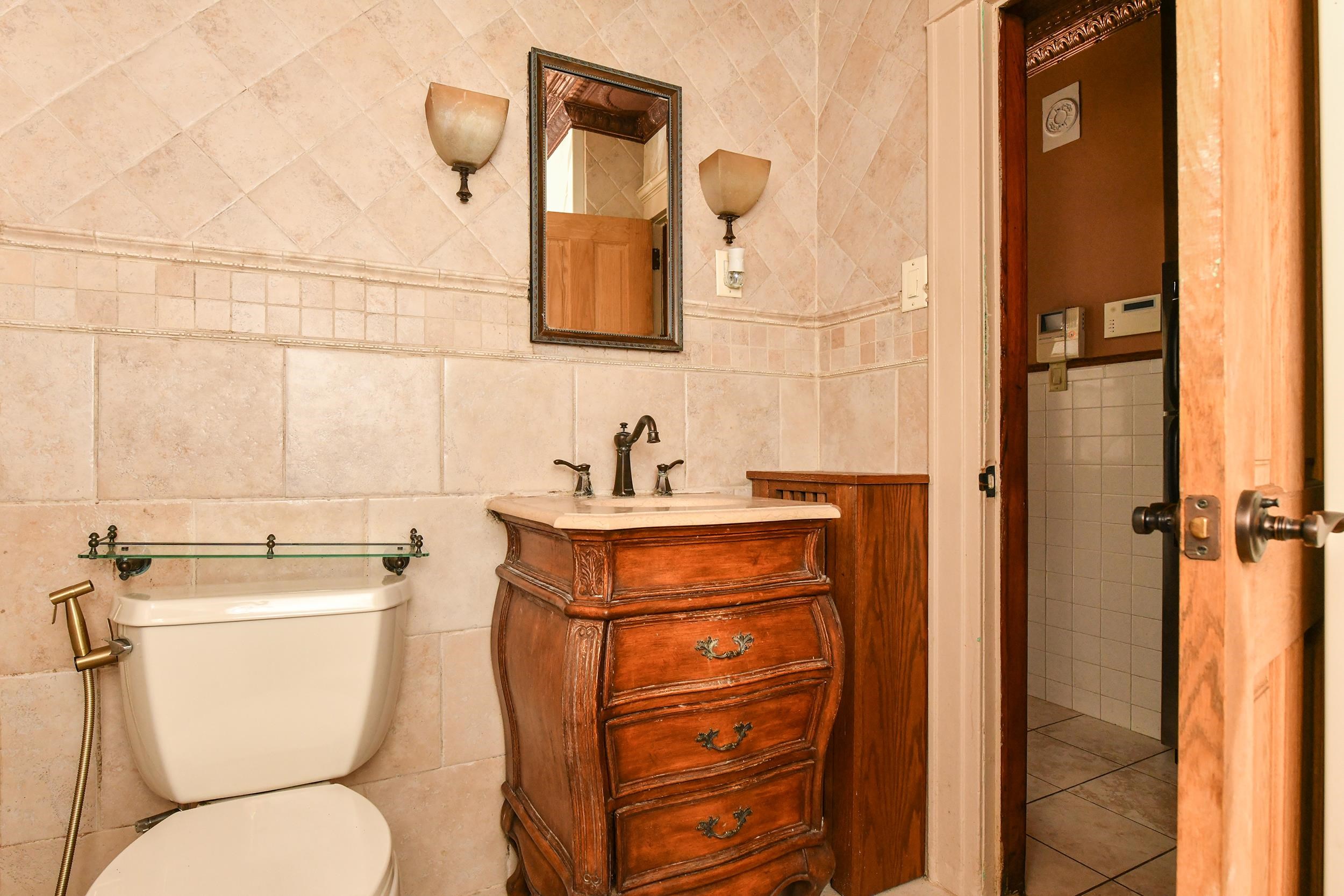 610 COLUMBIA AVE Unit: 1
