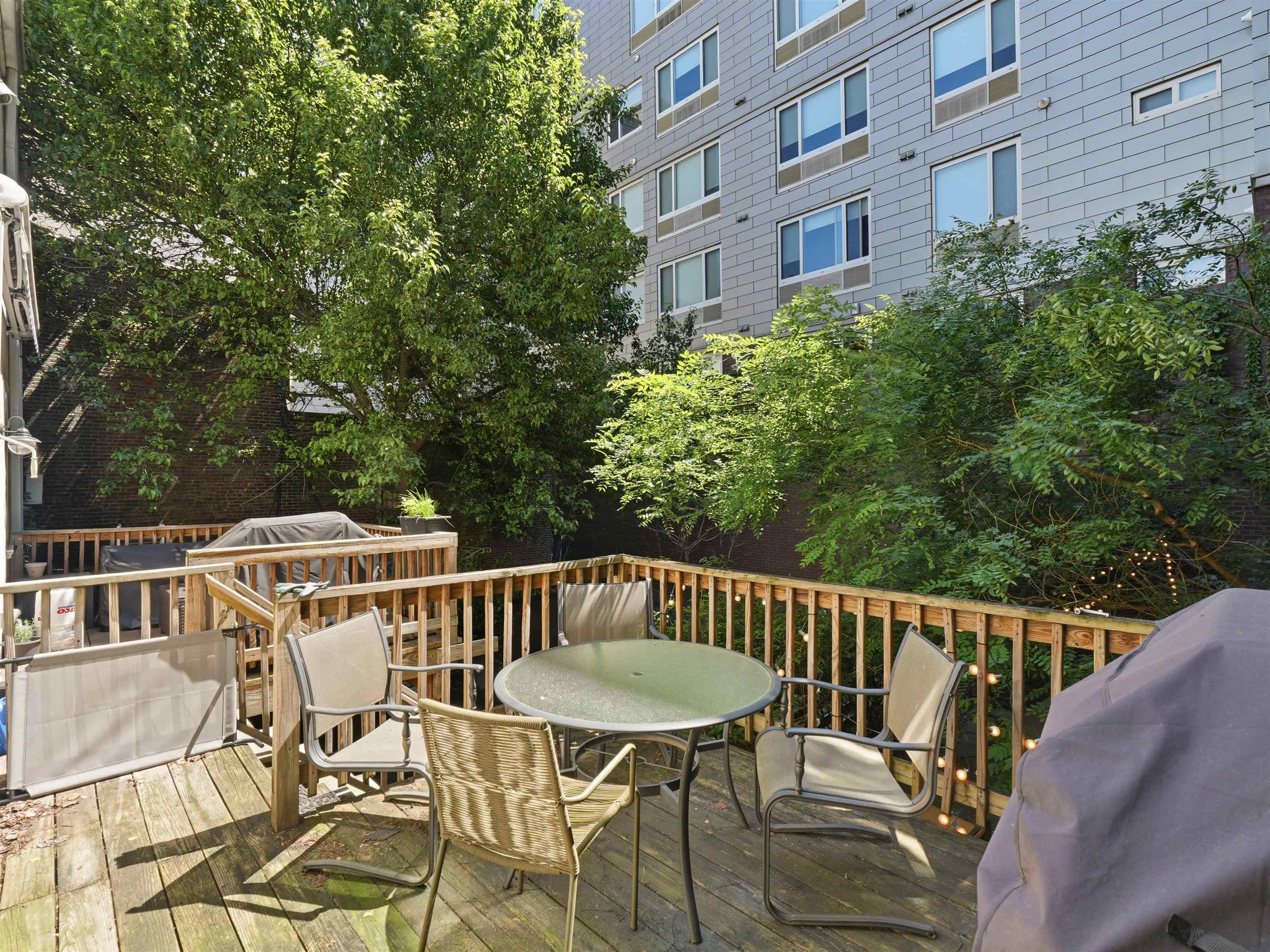 522 JERSEY AVE