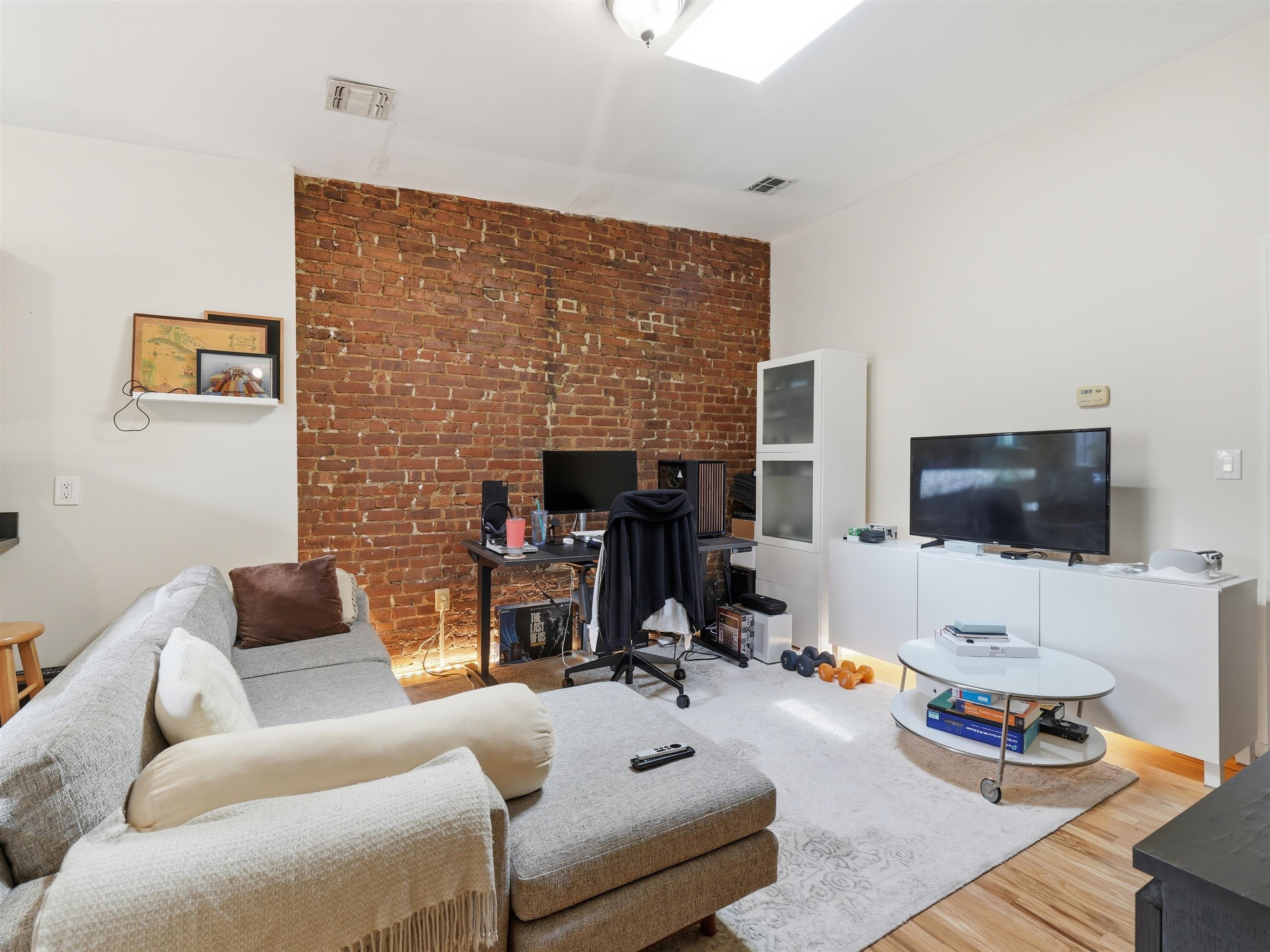 522 JERSEY AVE
