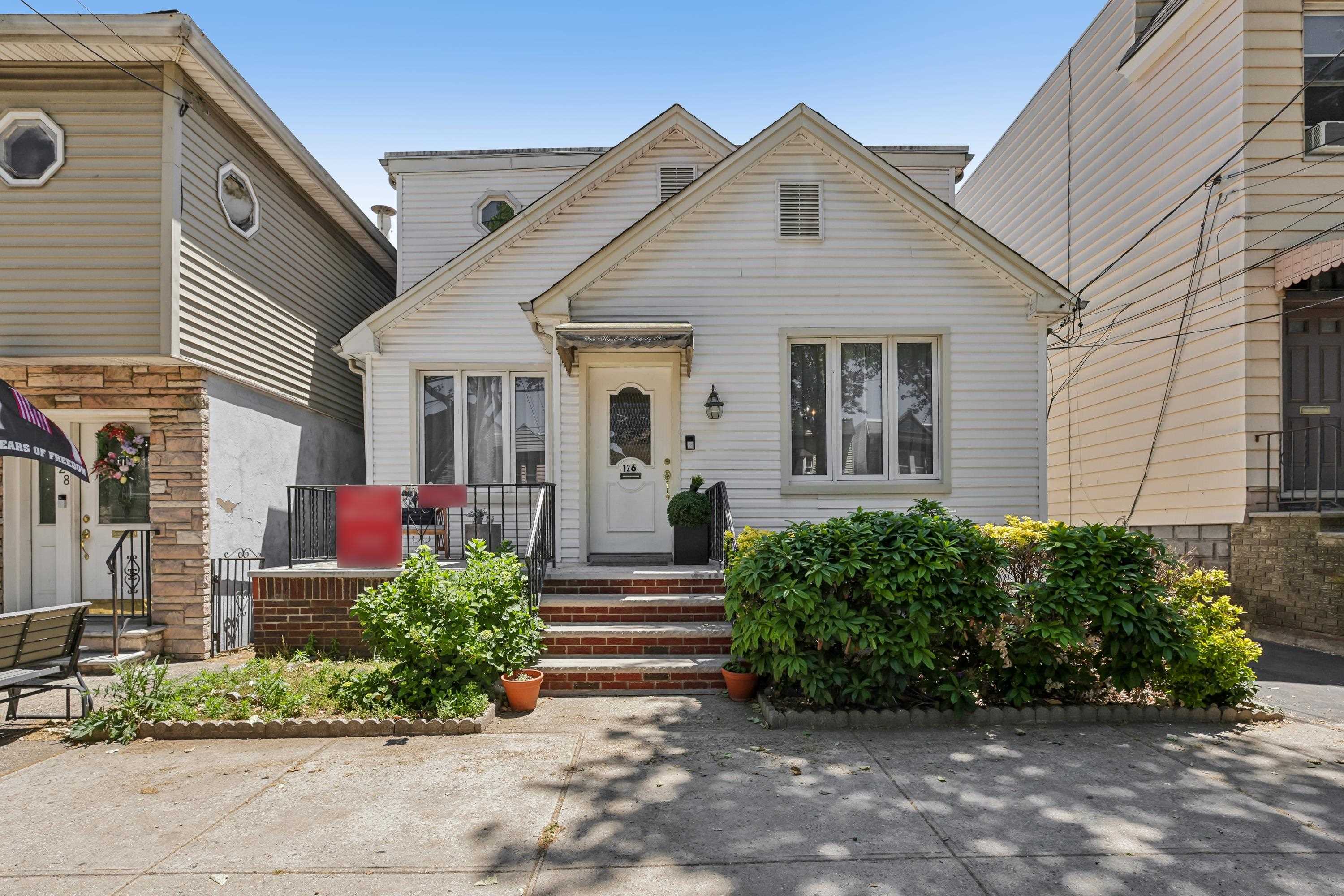 126 NELSON AVE