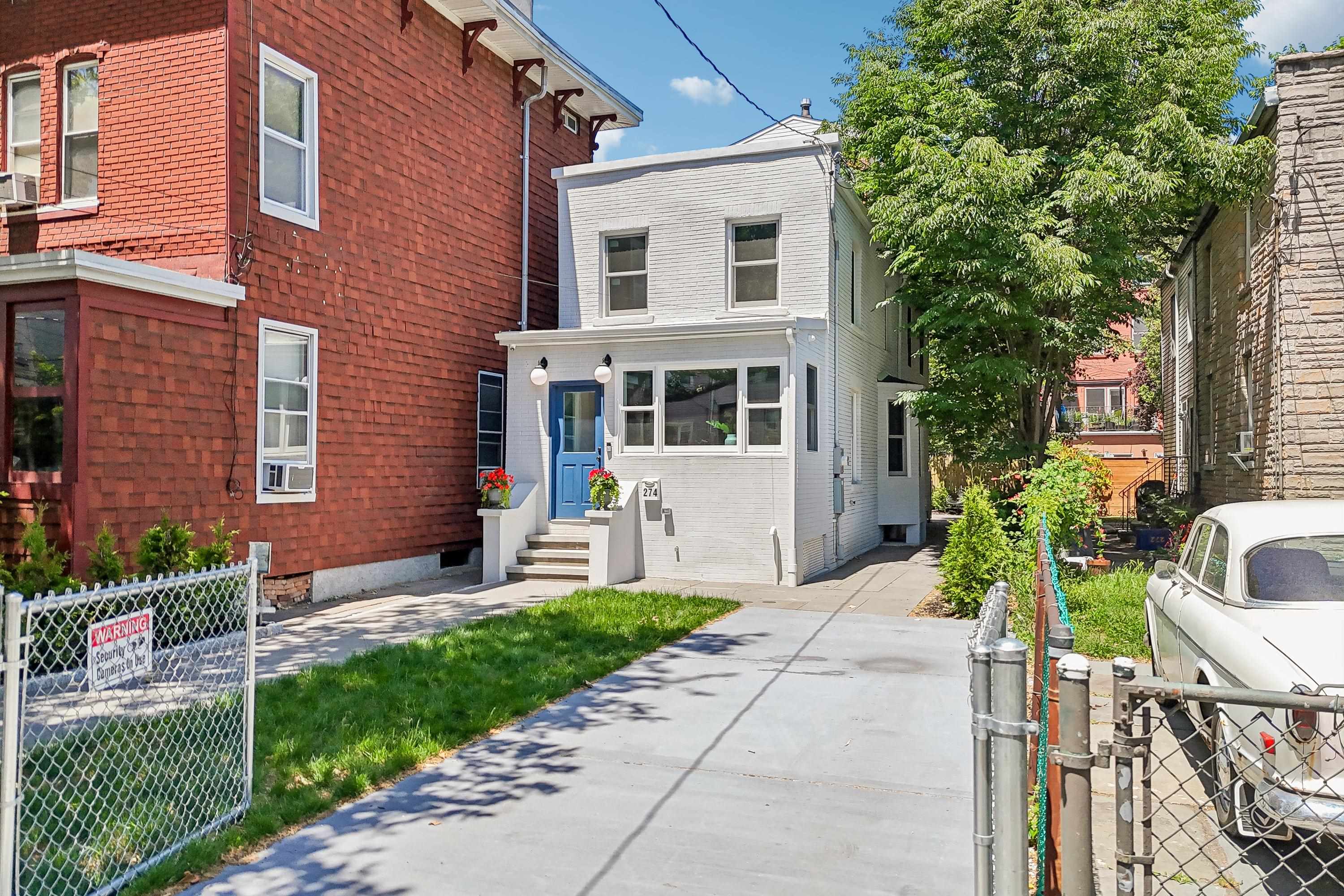 274 7TH ST