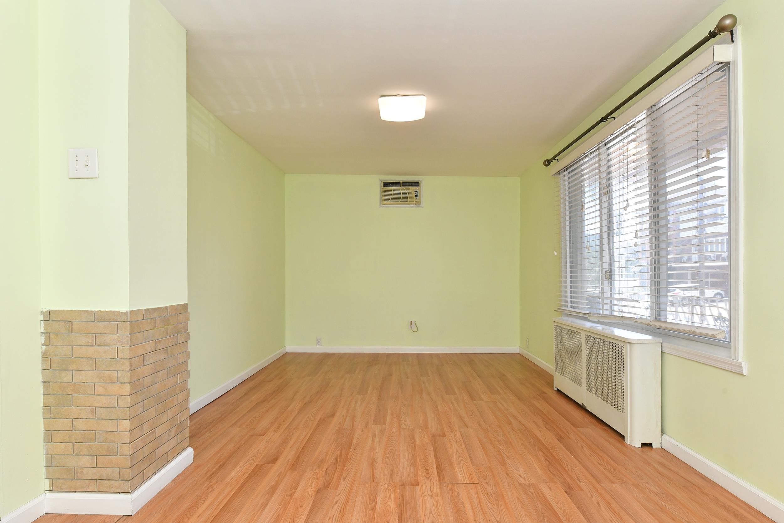 26 CHARLES ST Unit: 1