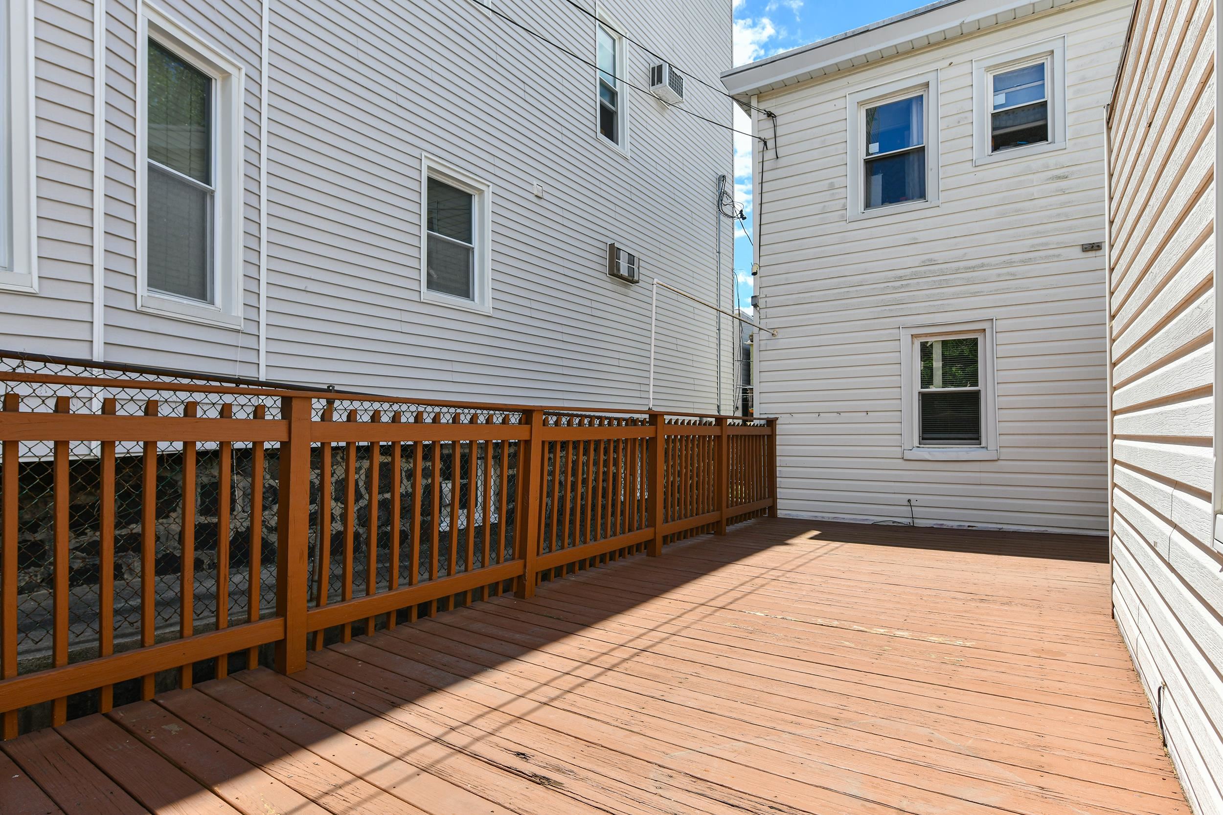 26 CHARLES ST Unit: 1