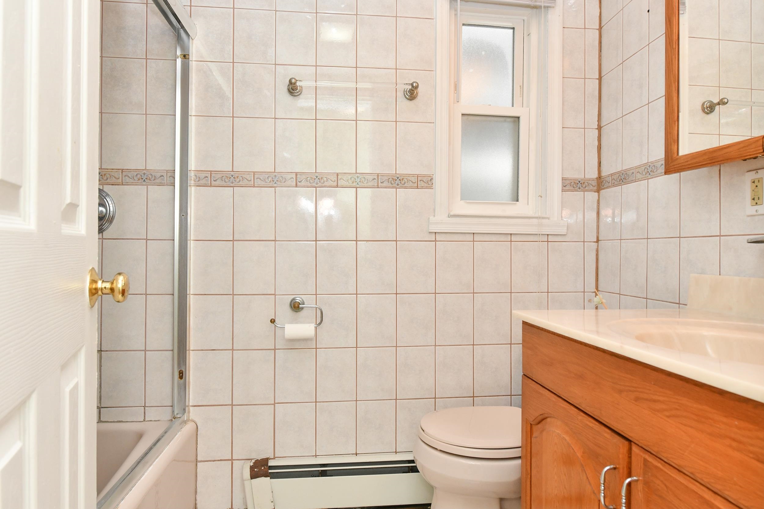 26 CHARLES ST Unit: 1