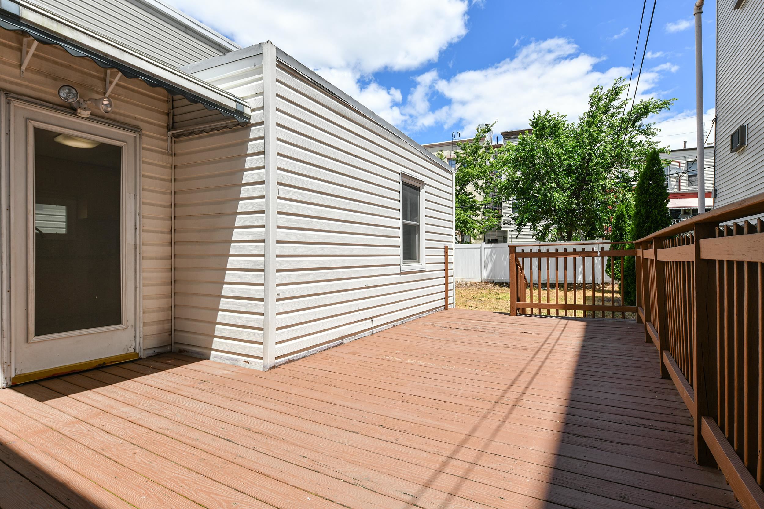 26 CHARLES ST Unit: 1
