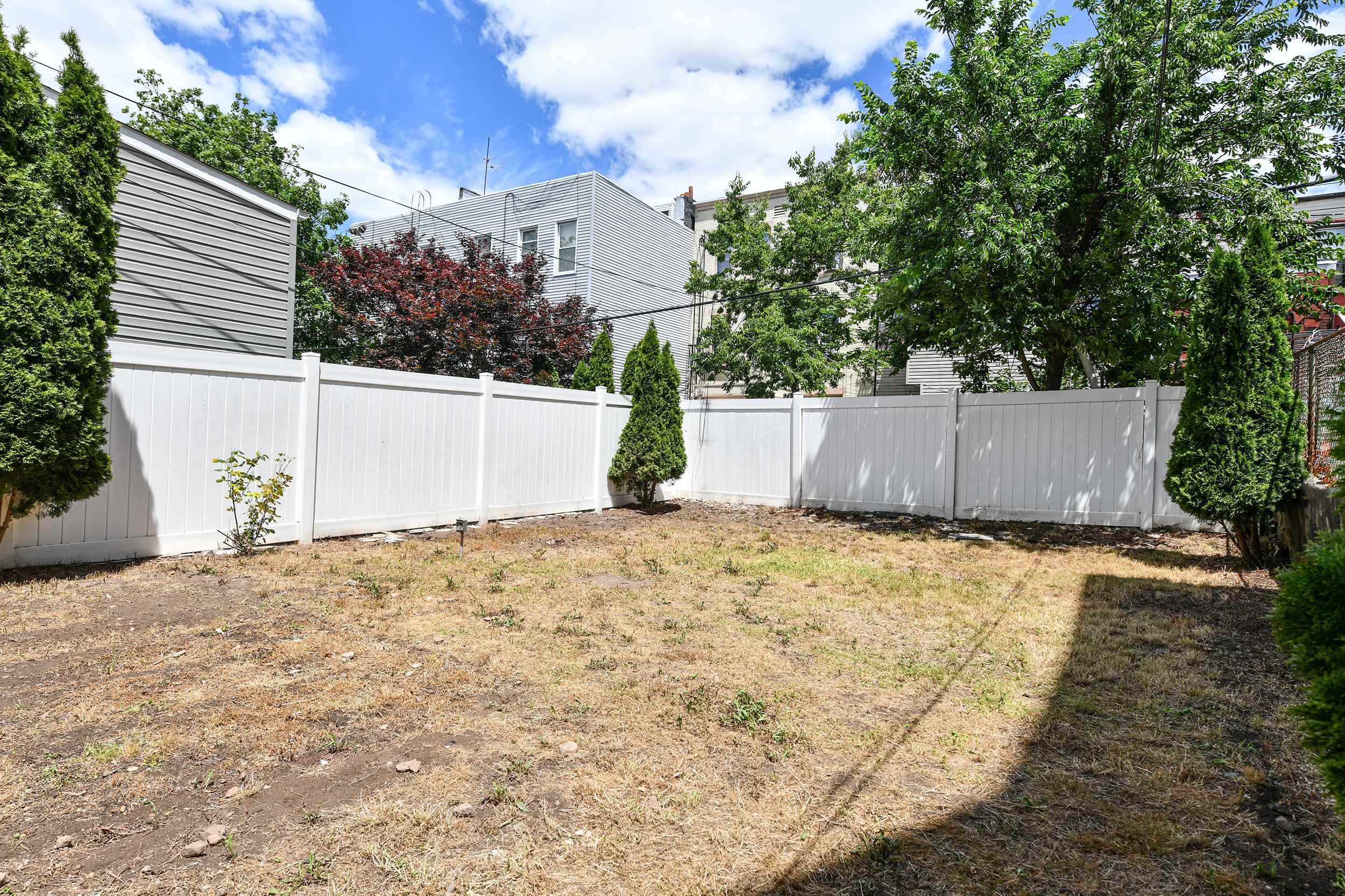 26 CHARLES ST Unit: 1