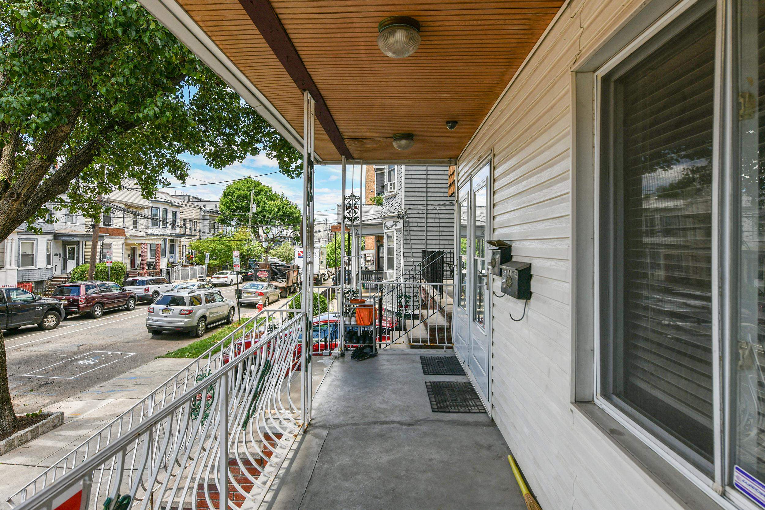 26 CHARLES ST Unit: 1