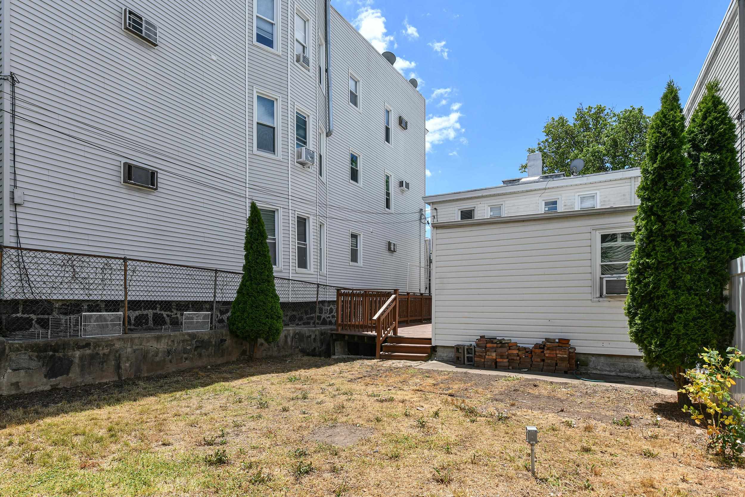 26 CHARLES ST Unit: 1