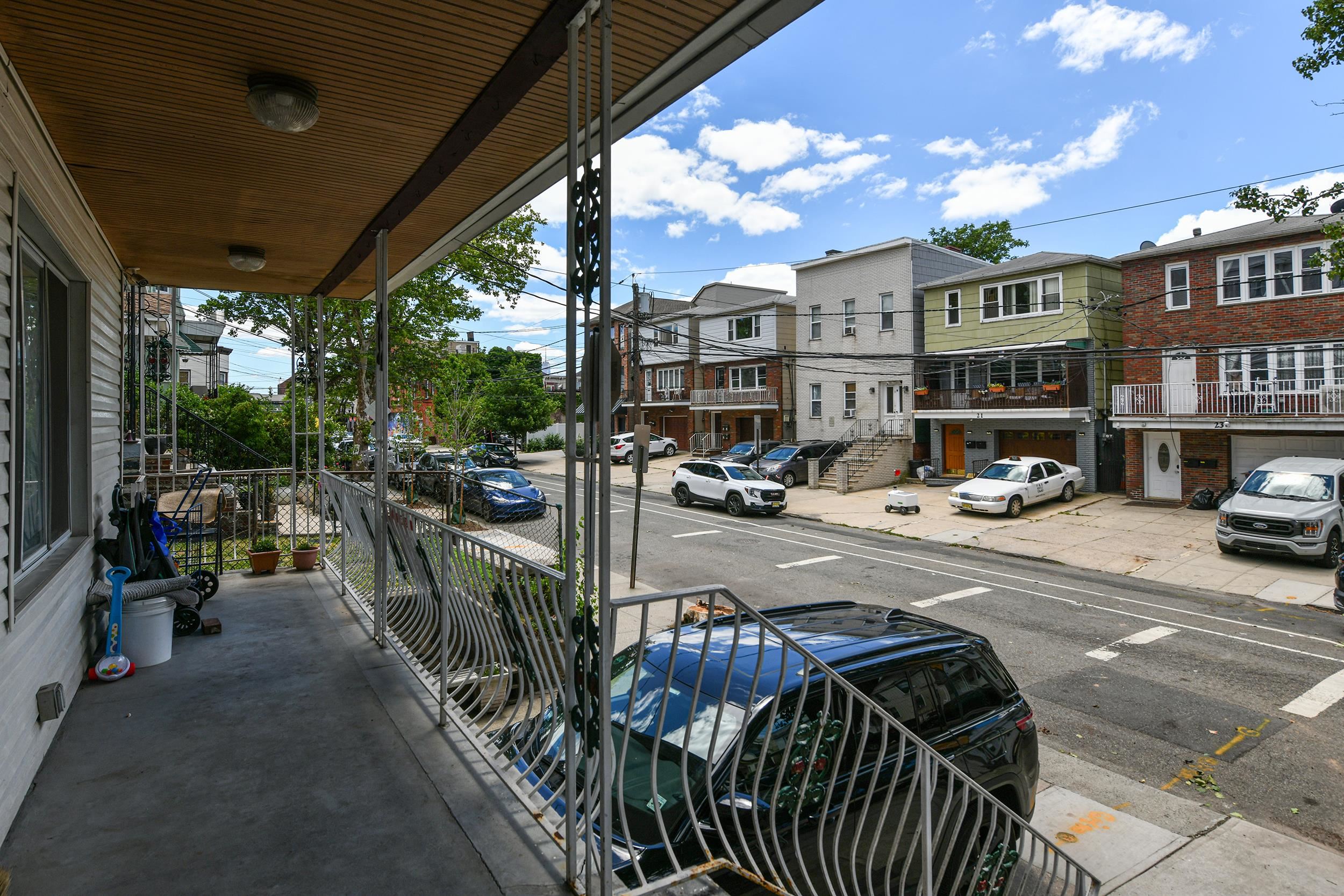 26 CHARLES ST Unit: 1