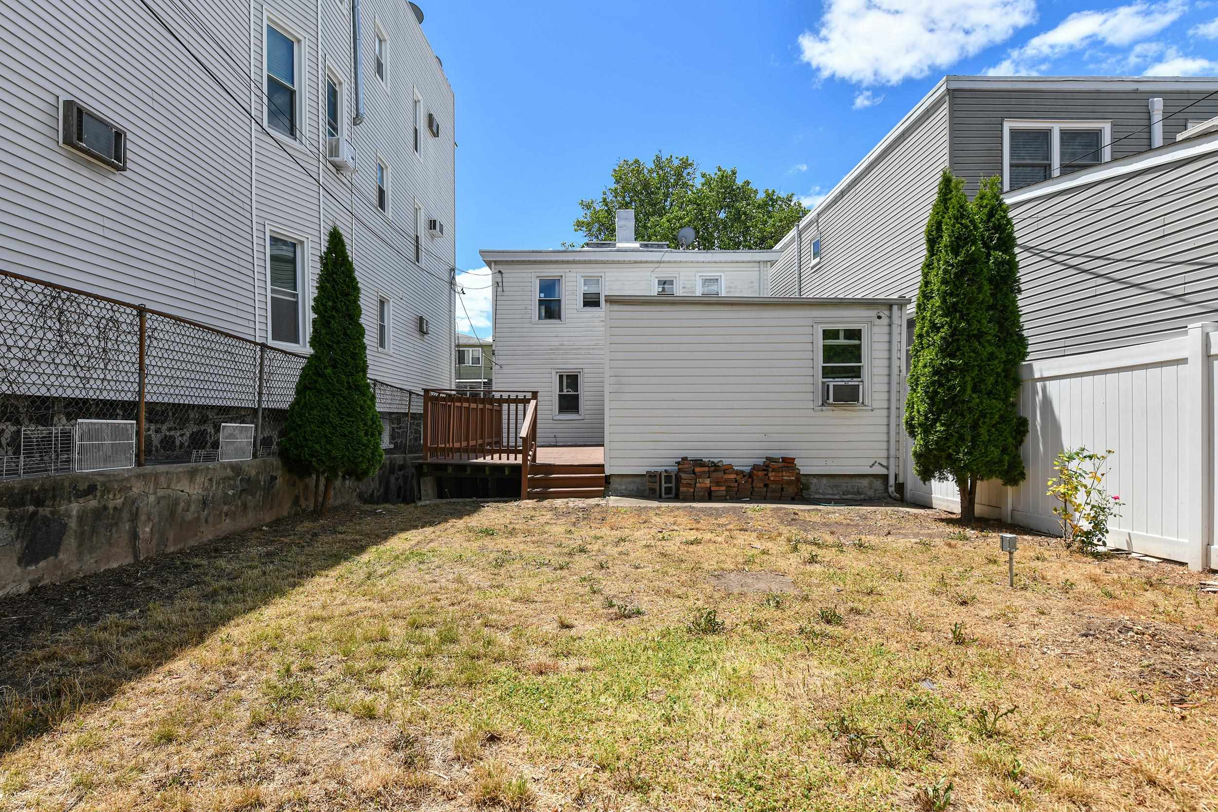26 CHARLES ST Unit: 1