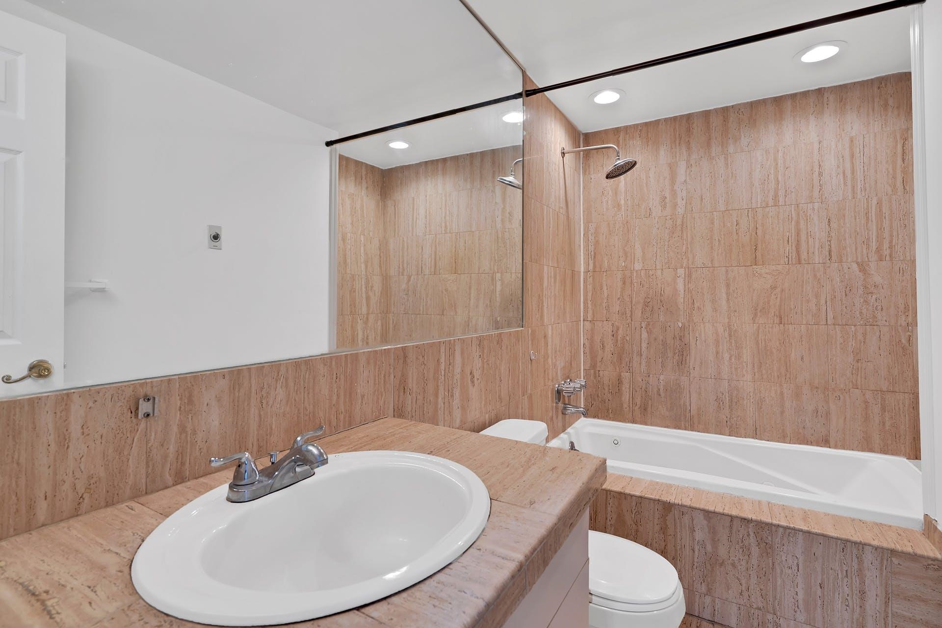 316 HUDSON ST Unit: 4B