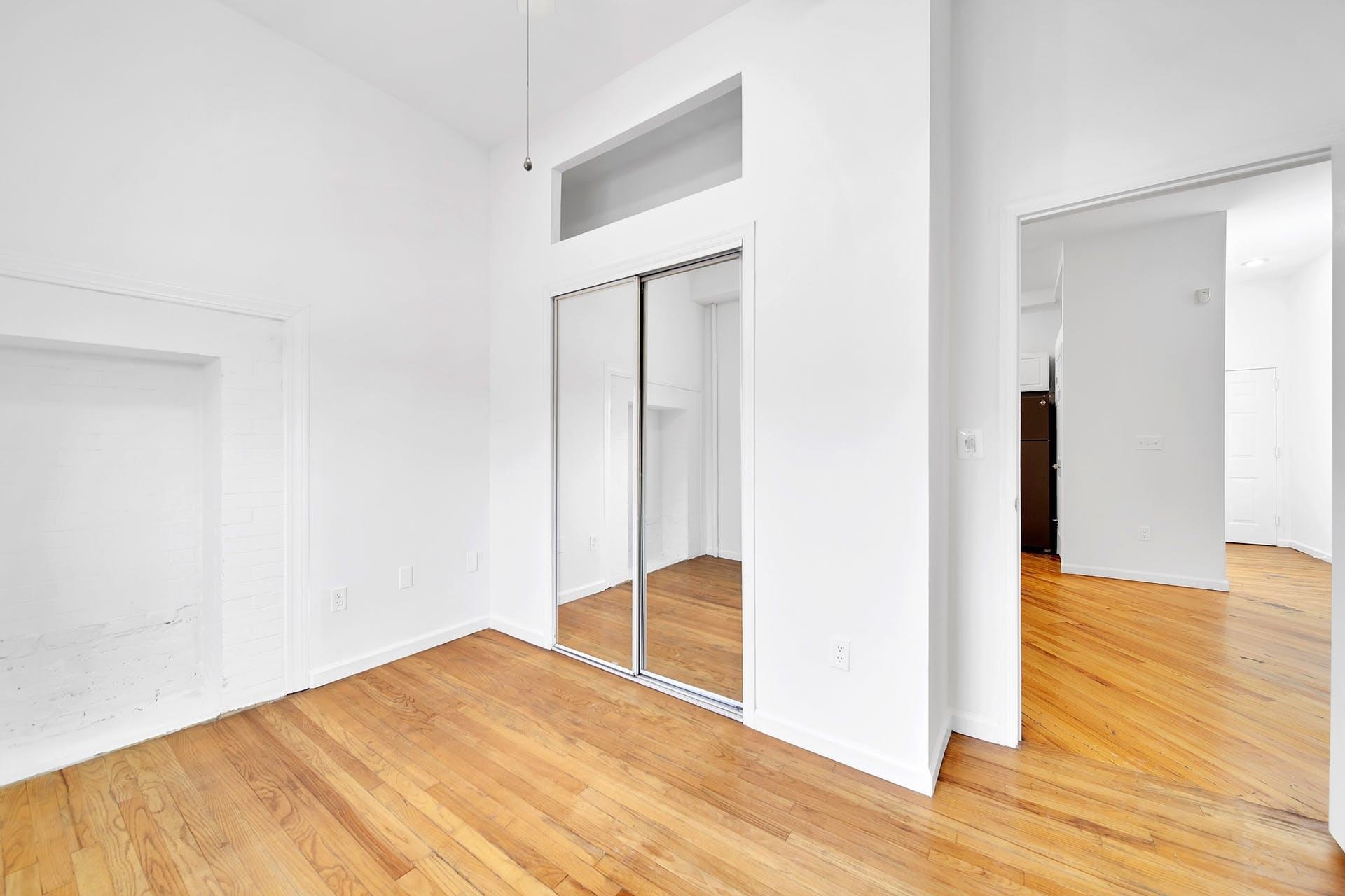 316 HUDSON ST Unit: 4B