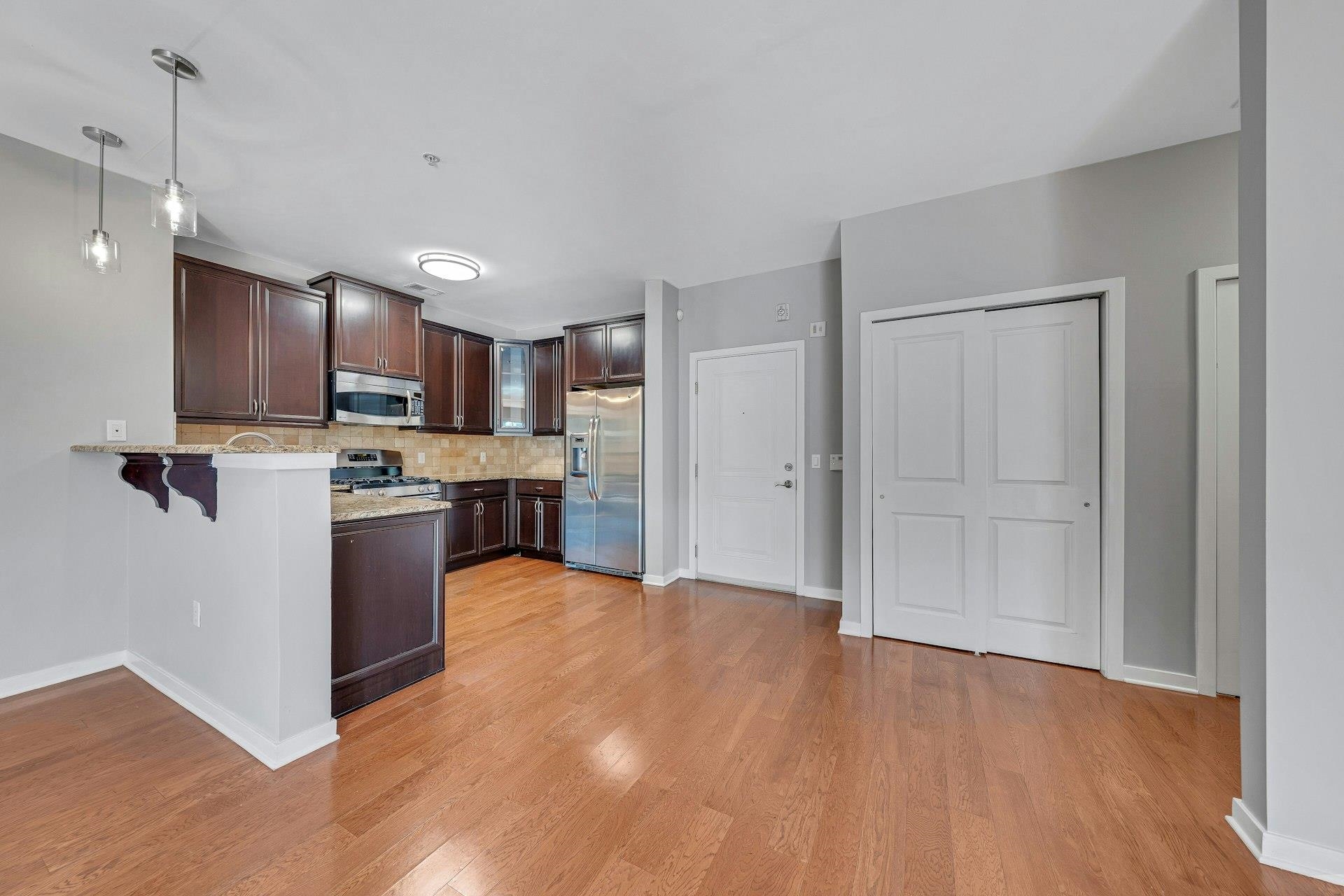 443 4TH ST Unit: 203