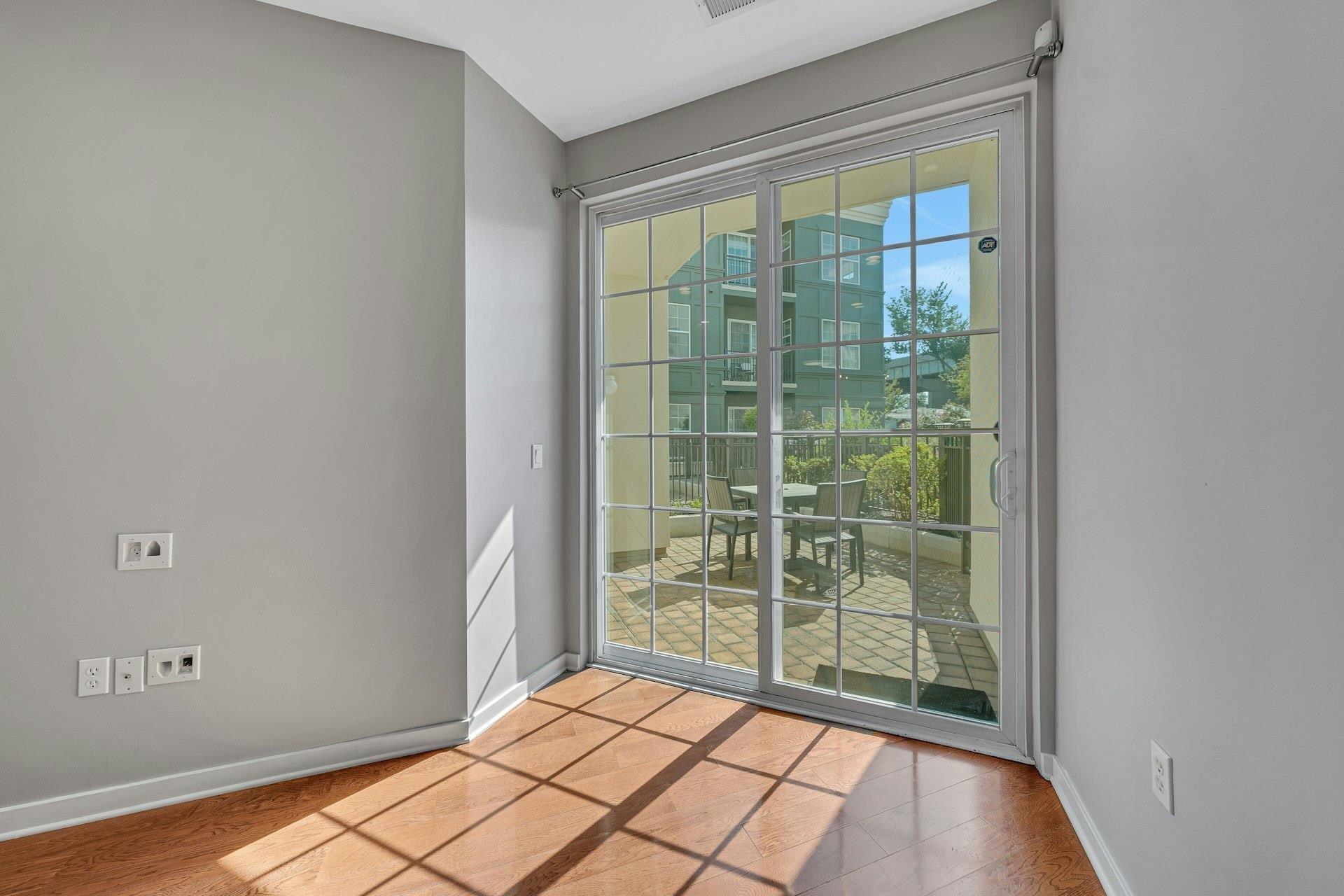 443 4TH ST Unit: 203