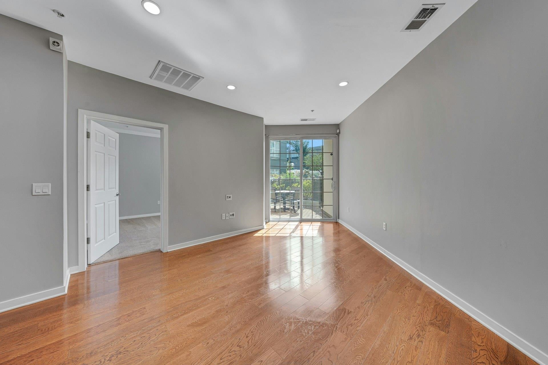 443 4TH ST Unit: 203
