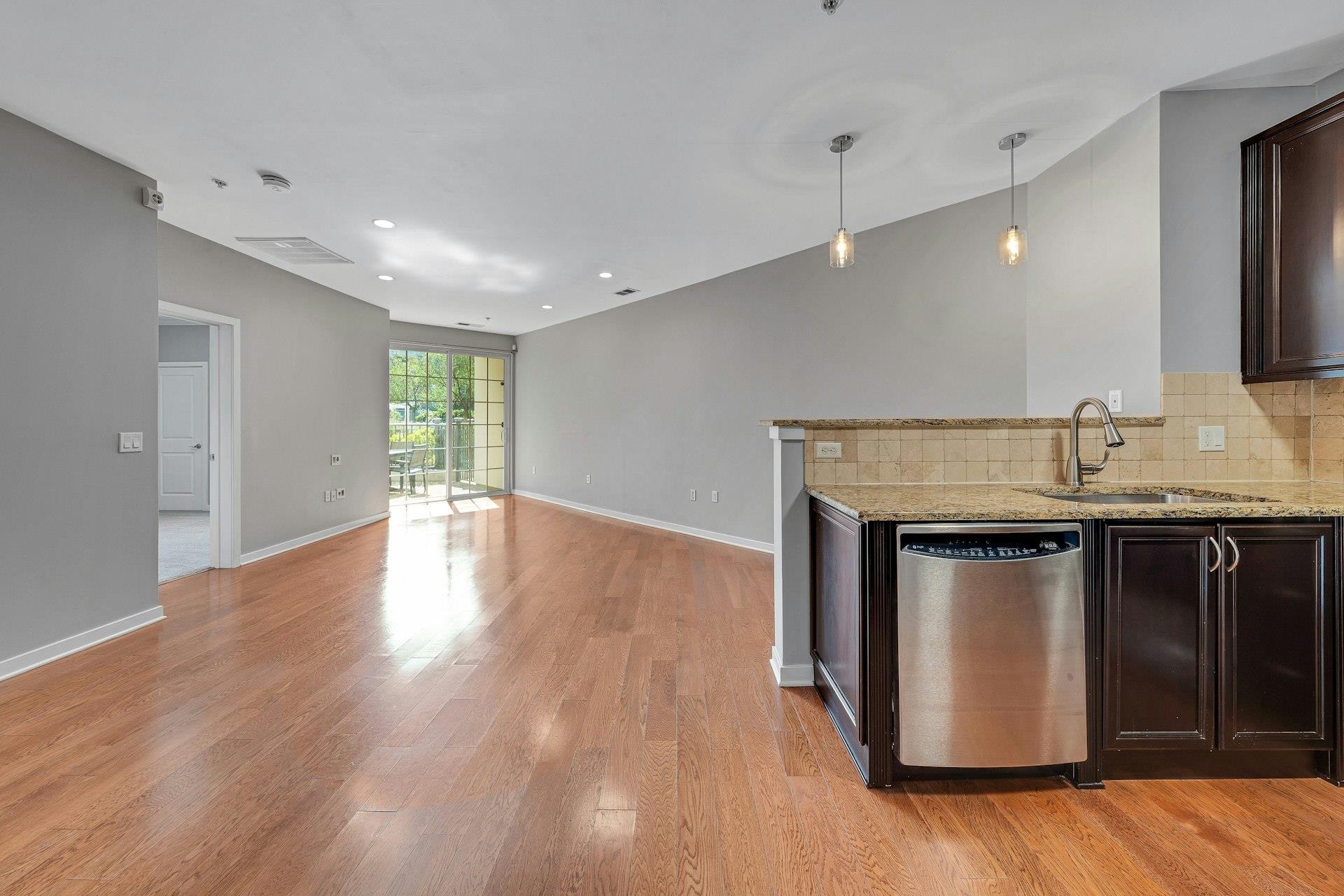 443 4TH ST Unit: 203