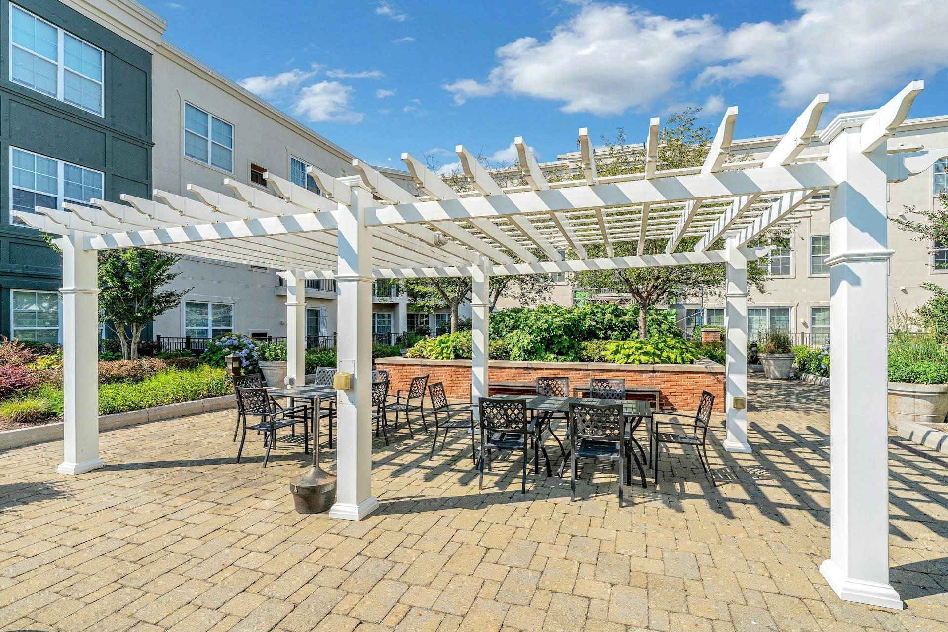 443 4TH ST Unit: 203
