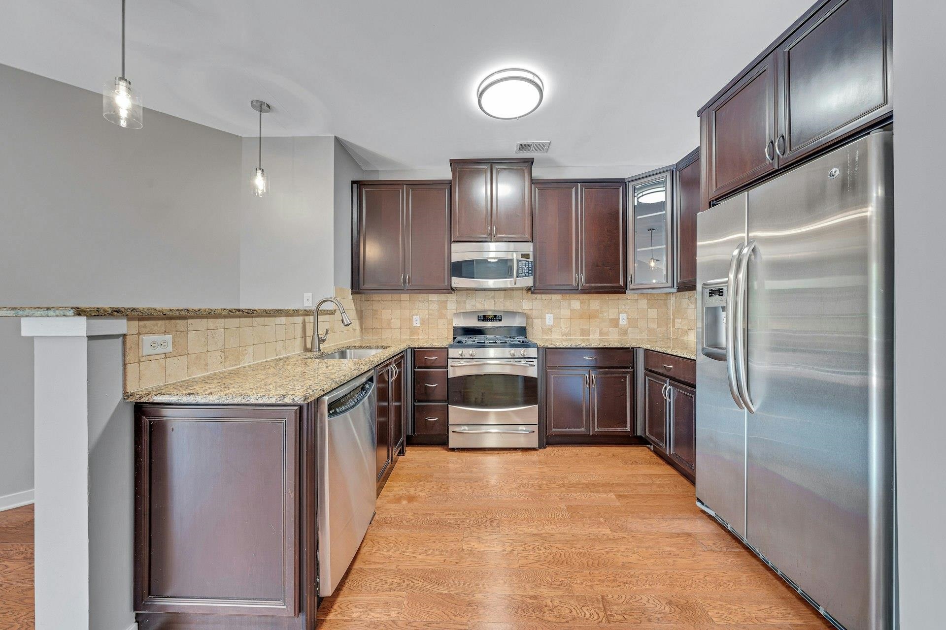 443 4TH ST Unit: 203