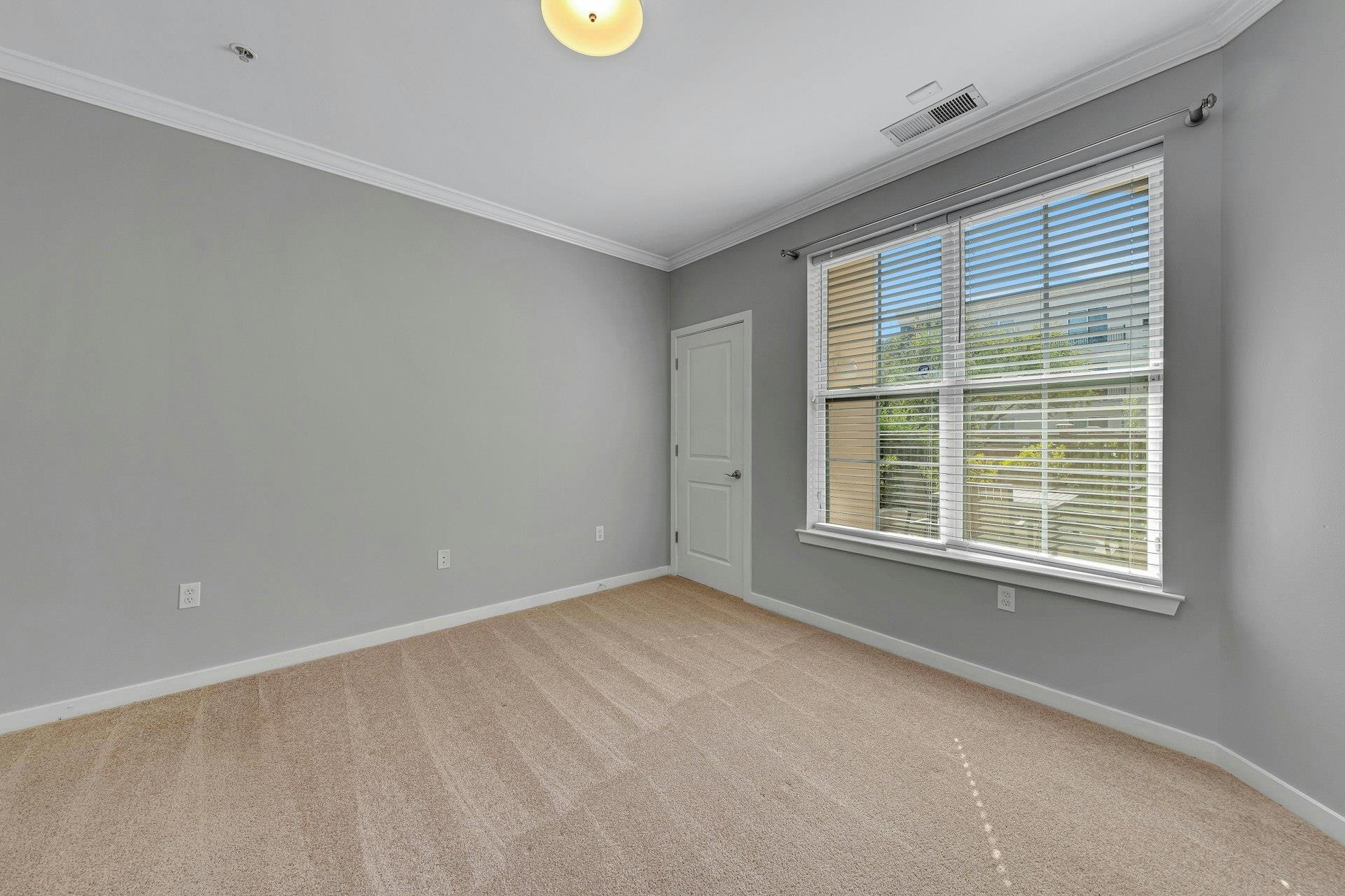 443 4TH ST Unit: 203